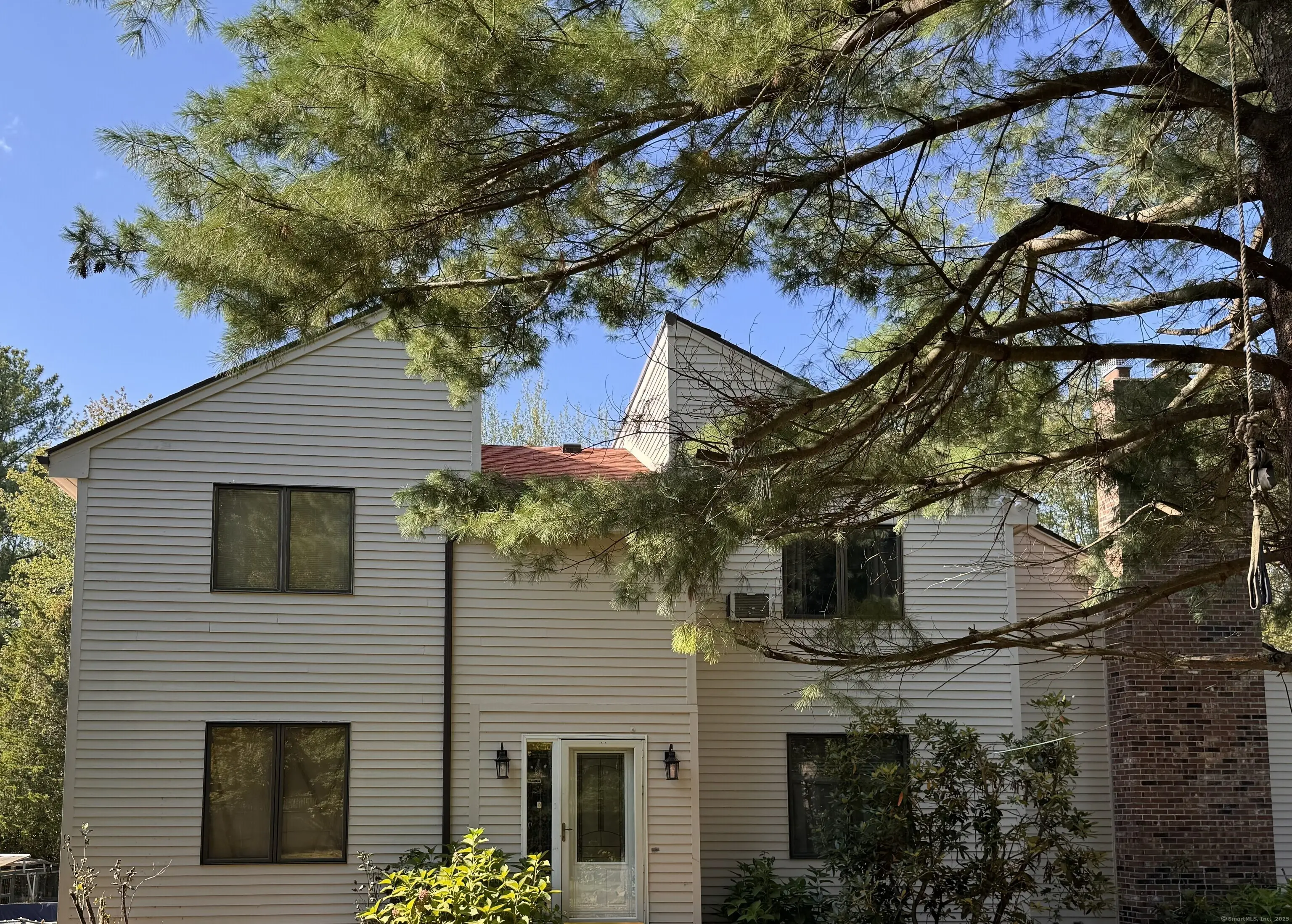 301 Bushy Hill Road, Simsbury