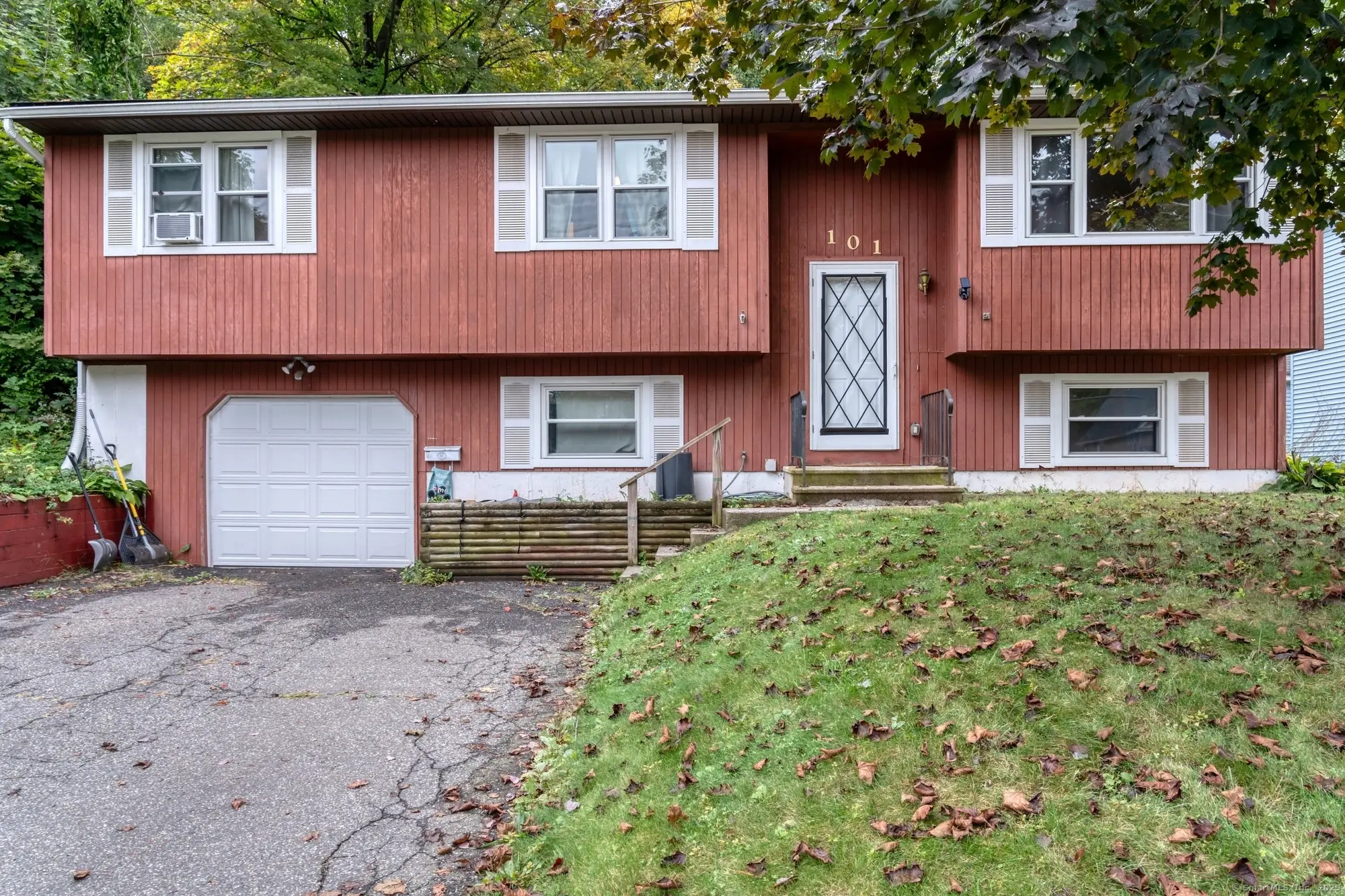 101 Westbury Park Road, Watertown