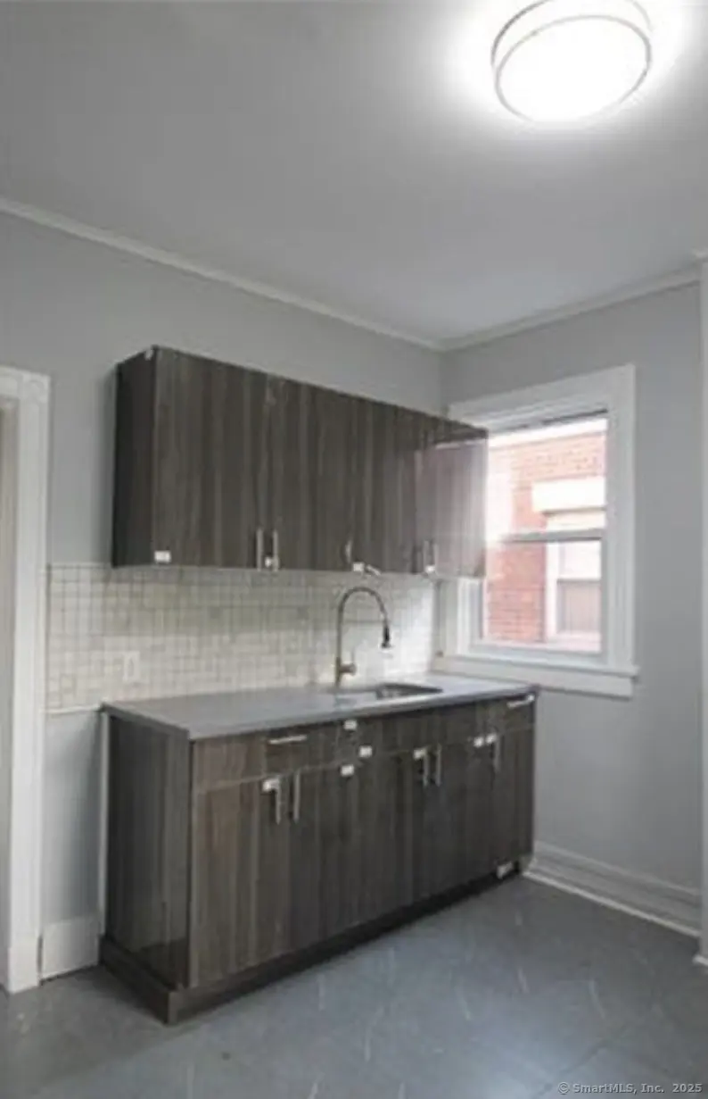 299 Dover Street 1, Bridgeport