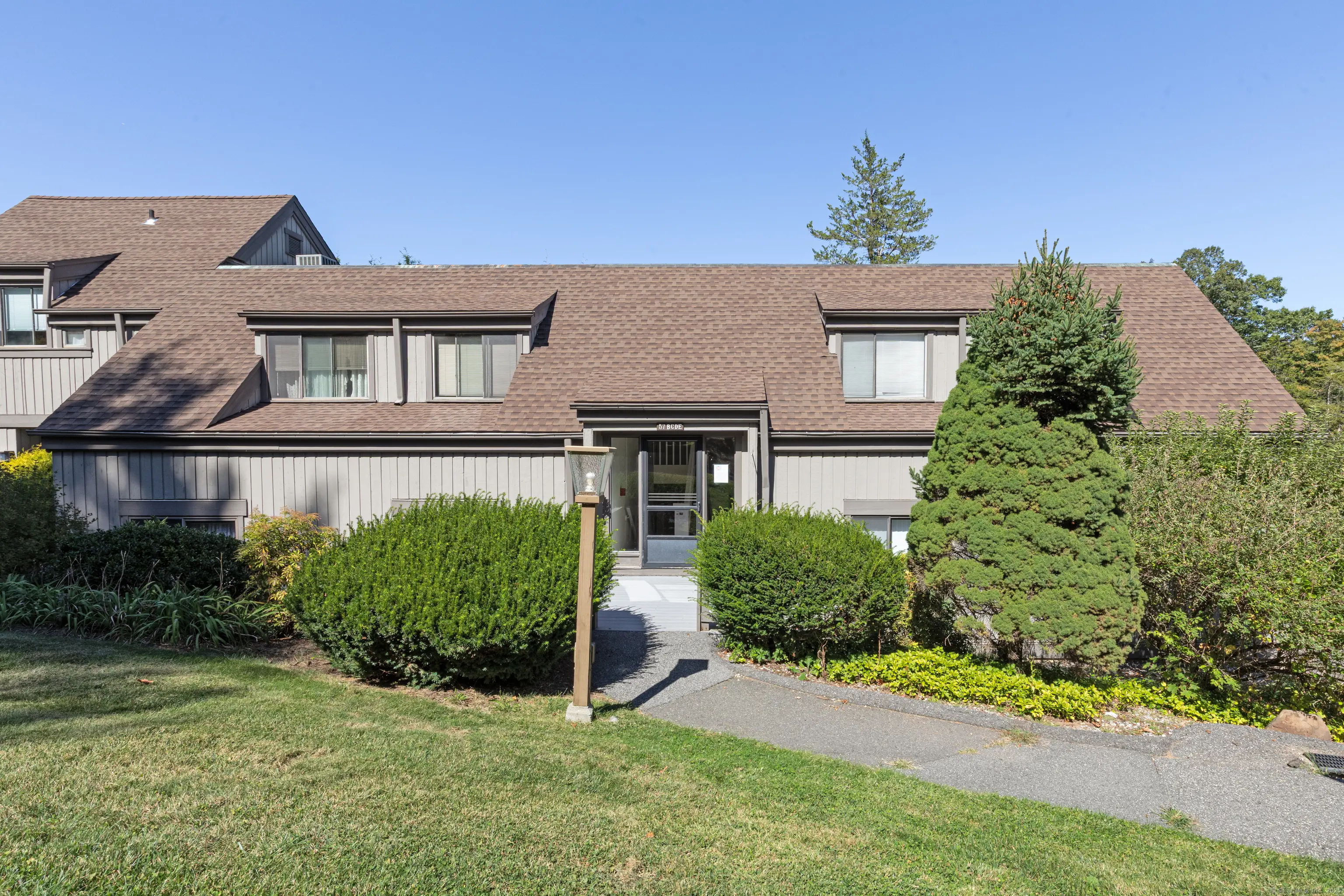 57 Heritage Village B, Southbury