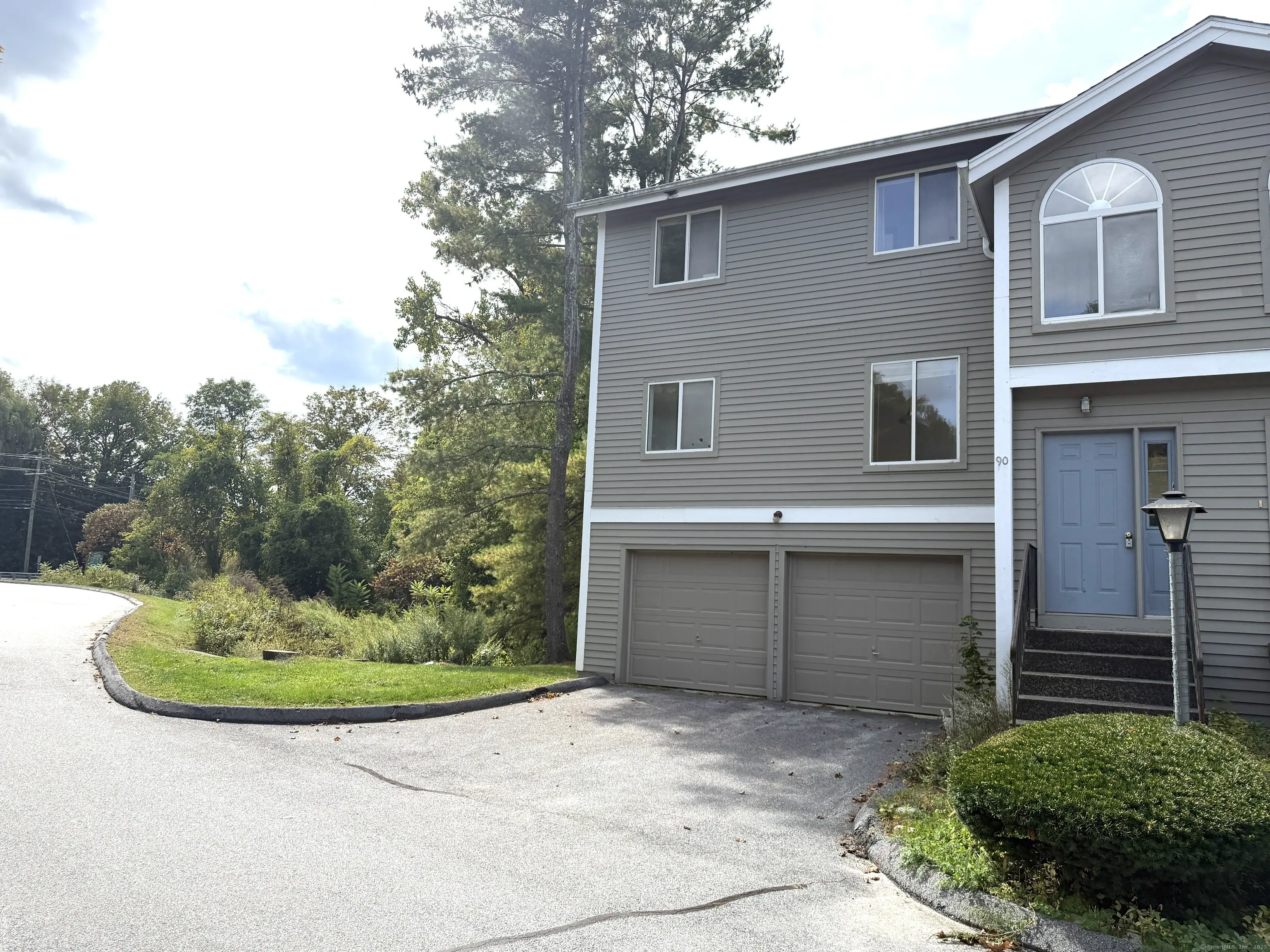 111 Riverton Road Apt 90, Winchester