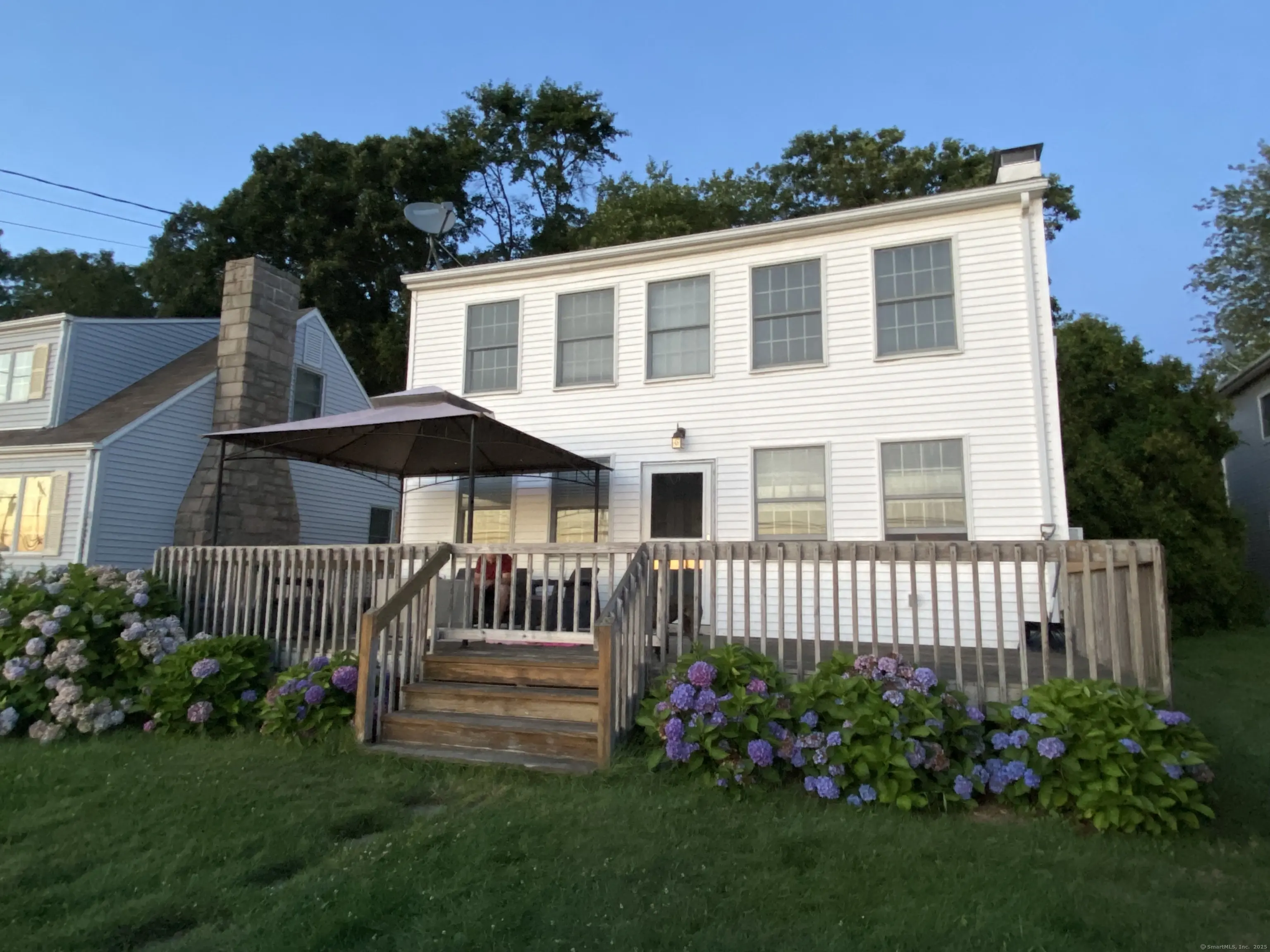 142 Old Black Point Road, East Lyme