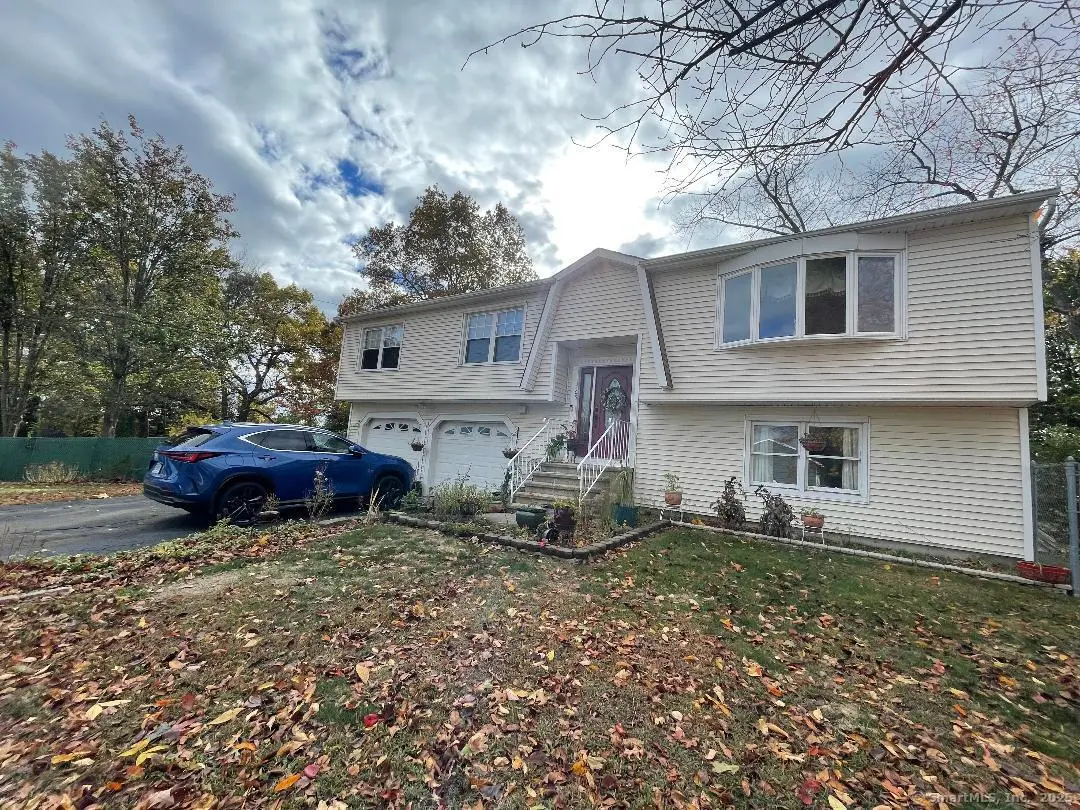 105 Pheasant Road, West Haven