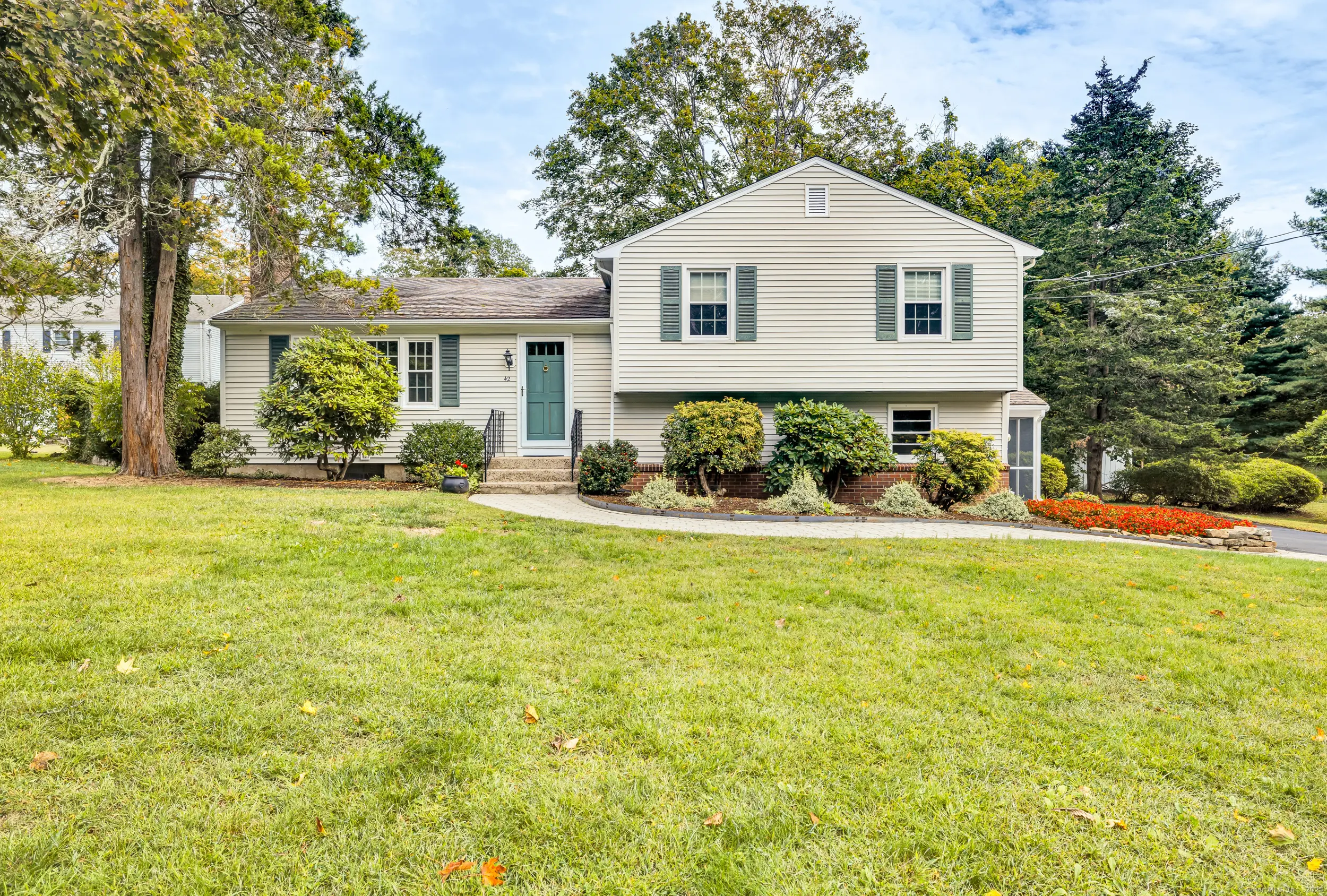 42 Horseshoe Road, Guilford