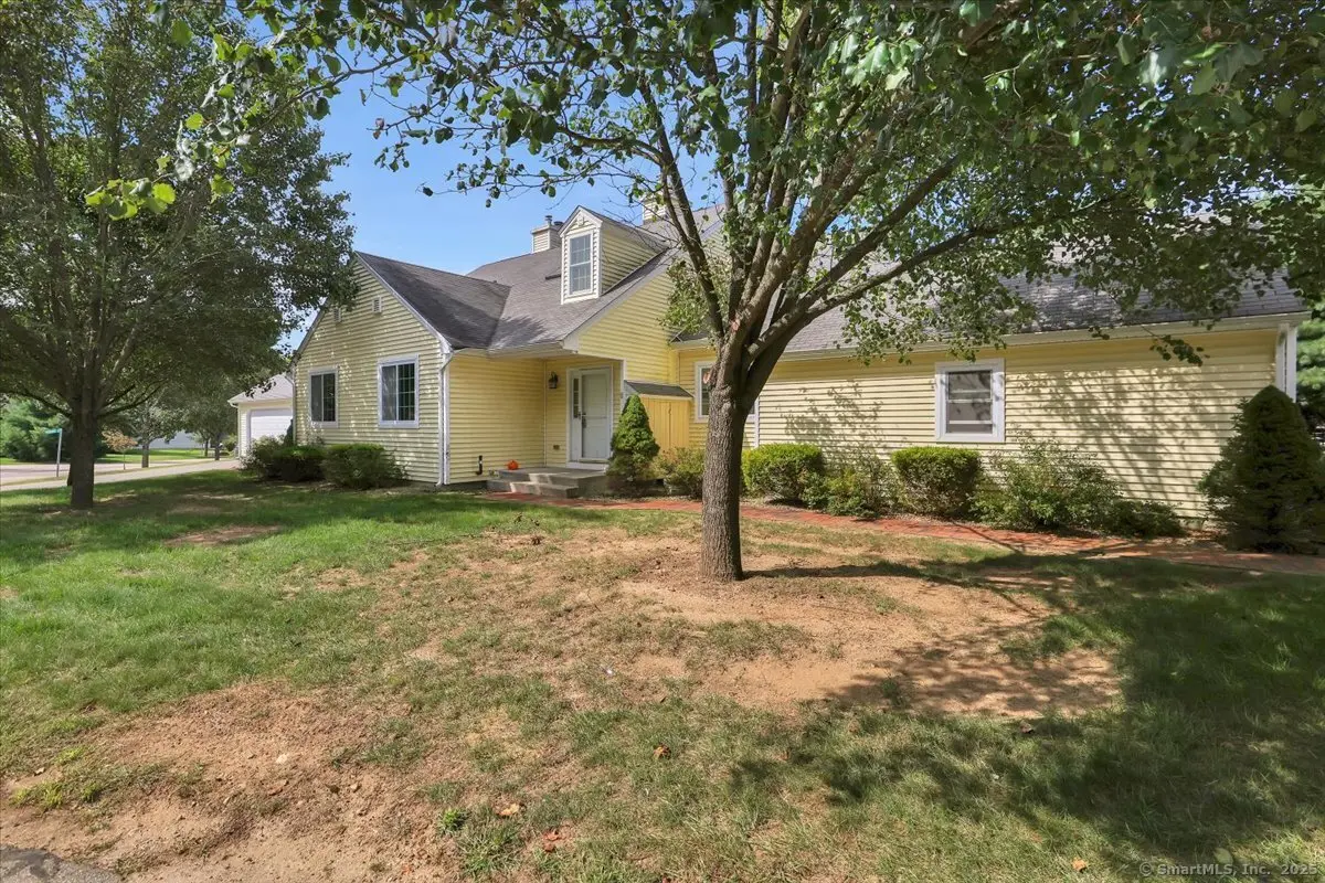 2 Pequot Square 2, Mansfield