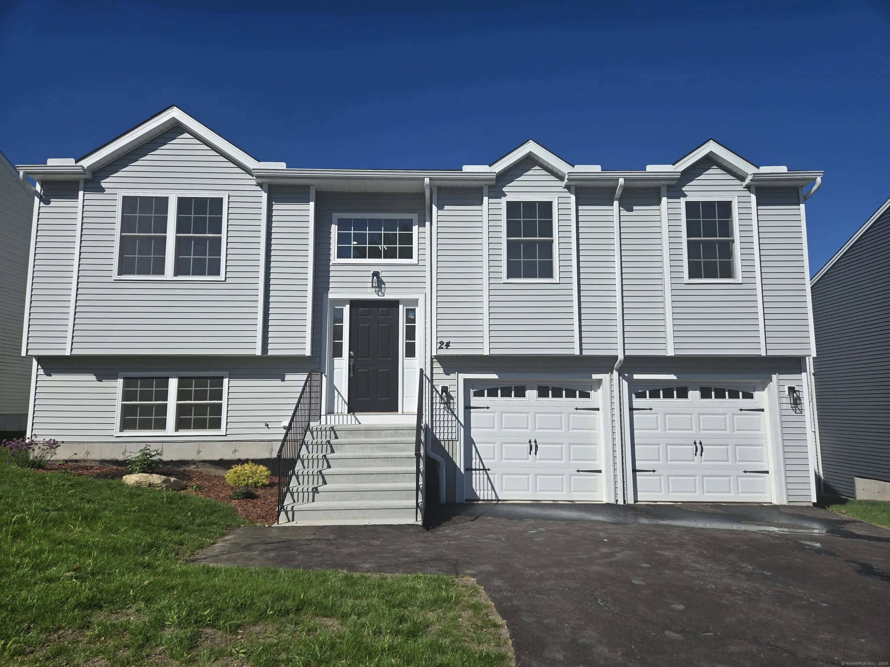 24 Yorktown Ridge, Waterbury