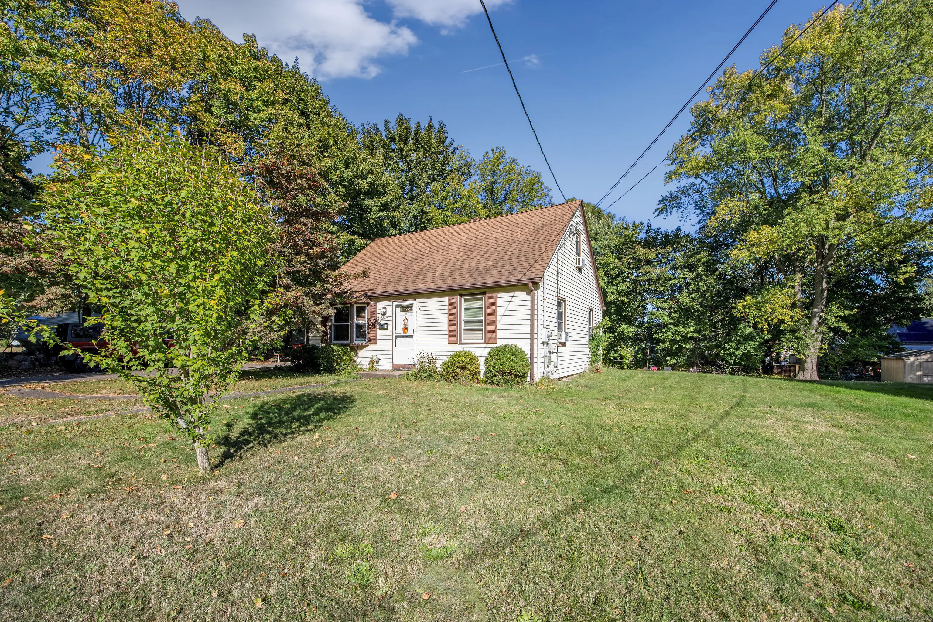 16 Bruce Lane, Meriden