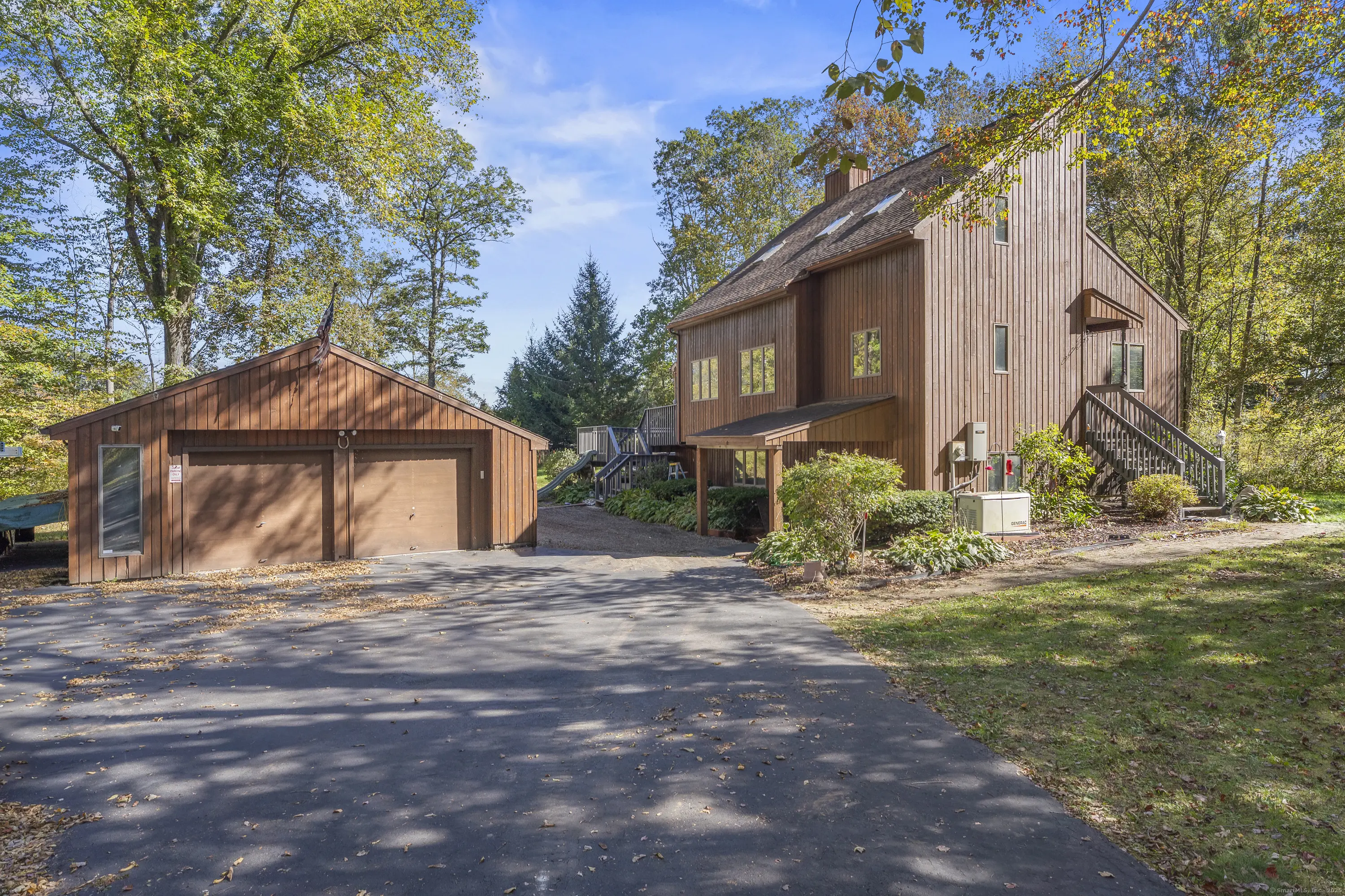 389 Route 66, Columbia