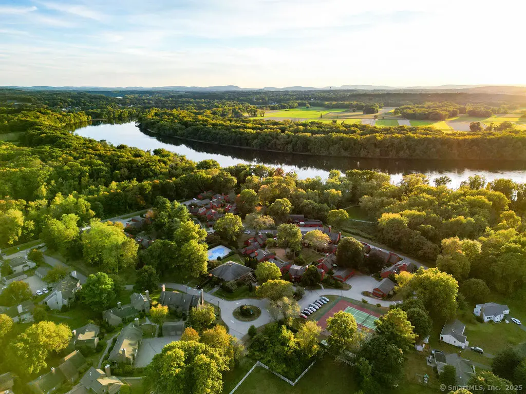 93 Hollister Way North 93, Glastonbury