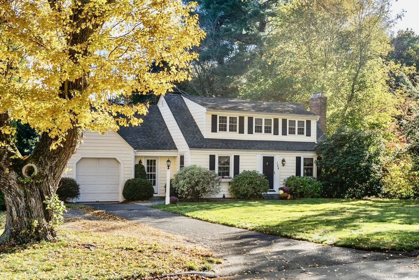 124 Ridgewood Road, Glastonbury