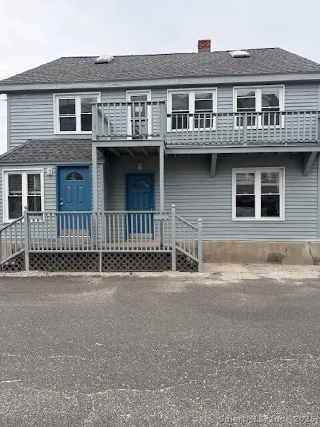 2142-2144 Fairfield Beach Road, Fairfield