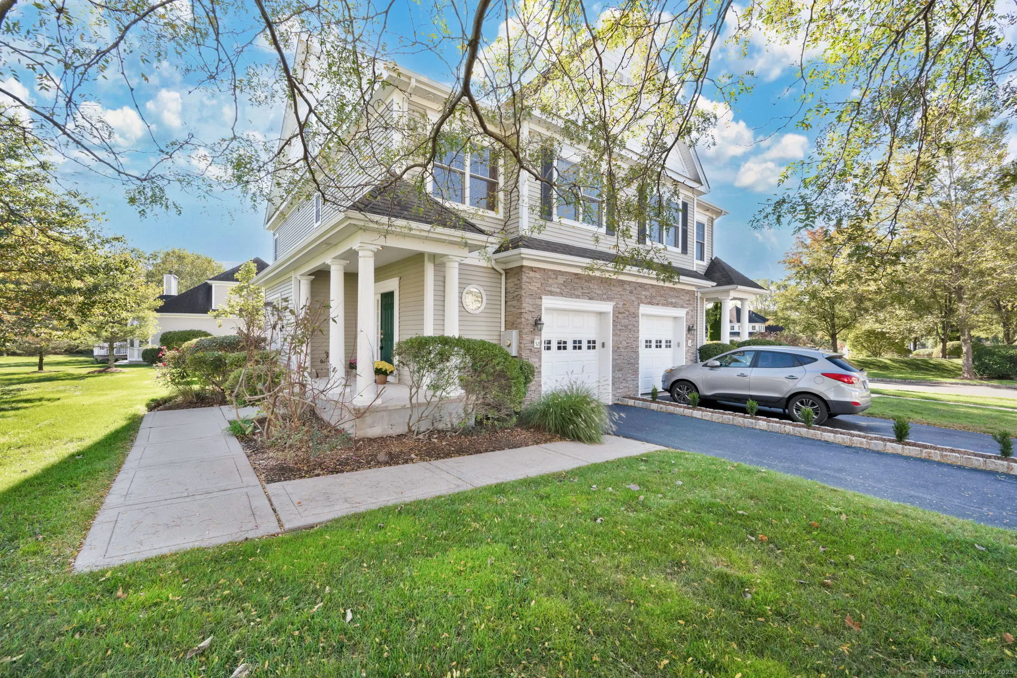 32 Bay Hill Drive 32, Bloomfield