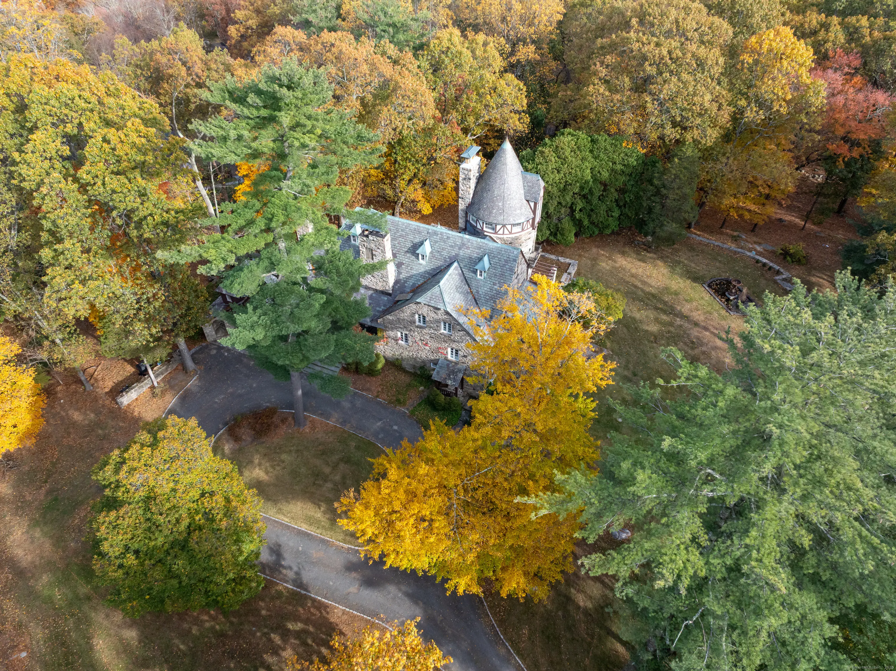 271 Hunting Ridge Road, Stamford