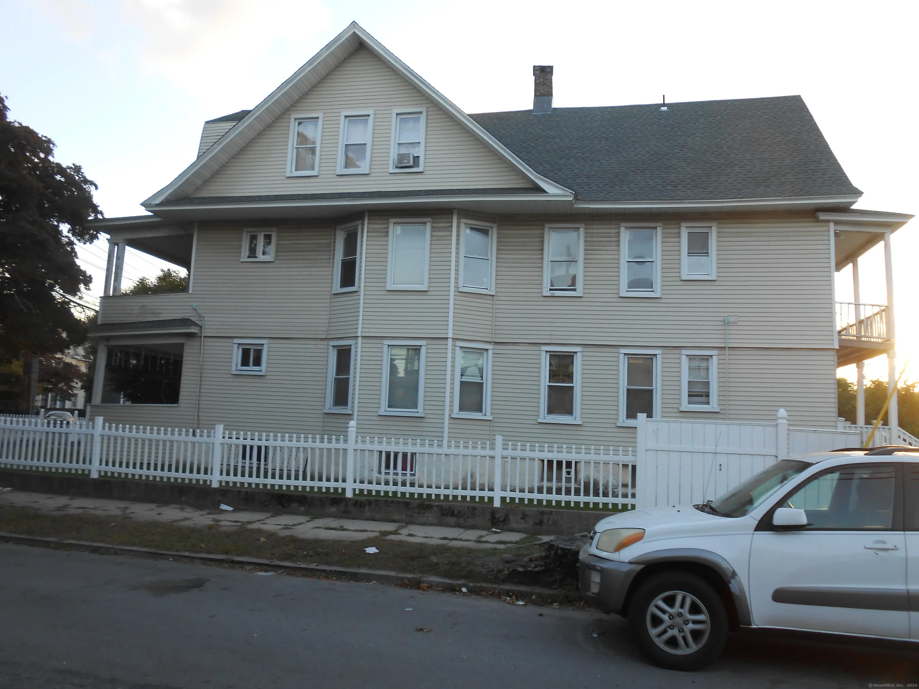 1908 North Avenue, Bridgeport