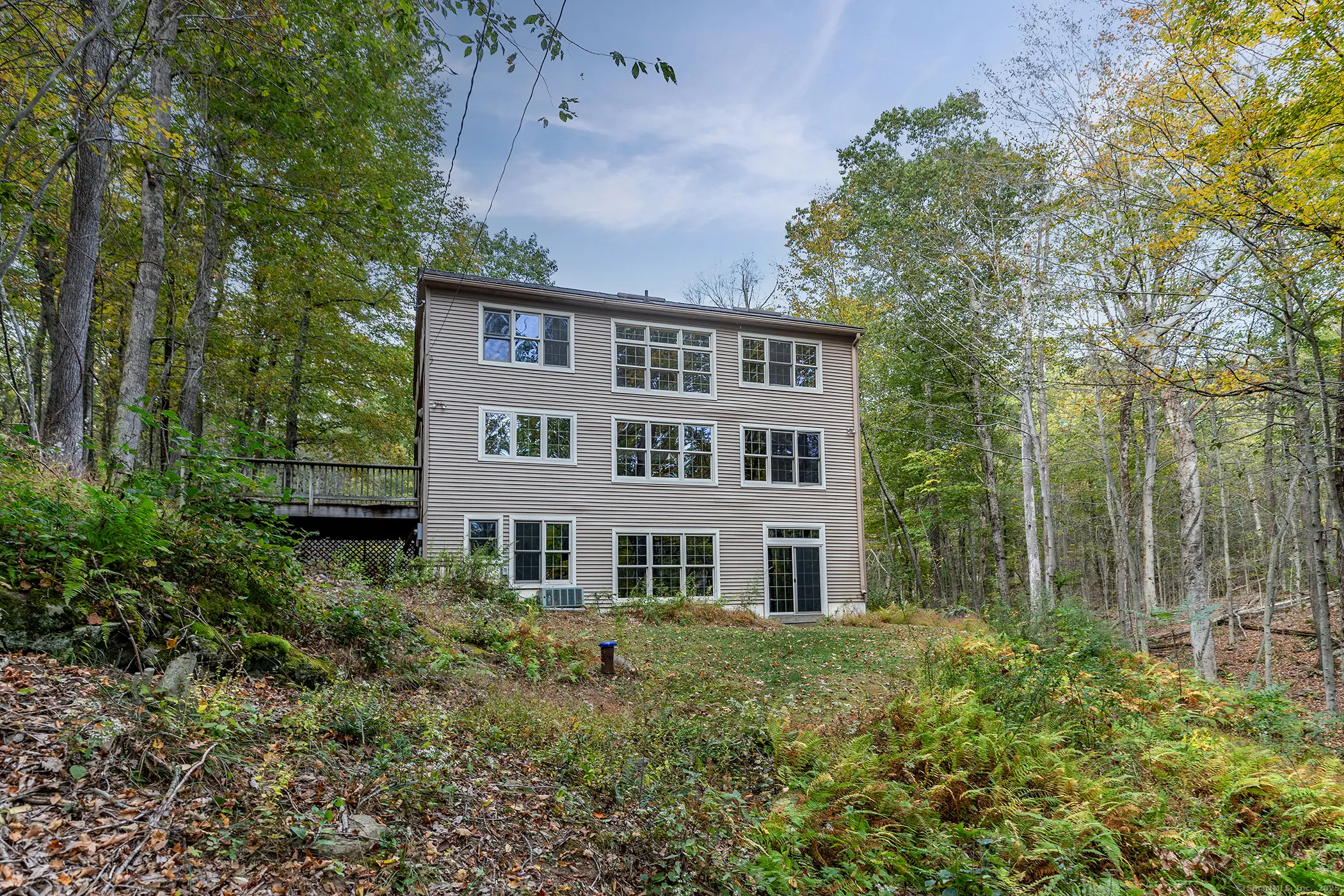 38 West Mountain Lane, Roxbury