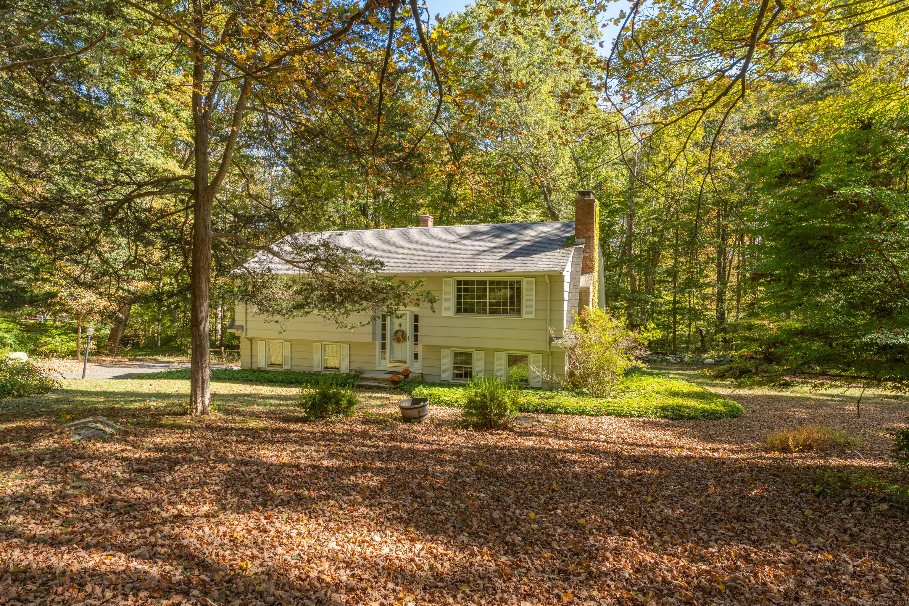 20 Strawberry Hill Road, Madison