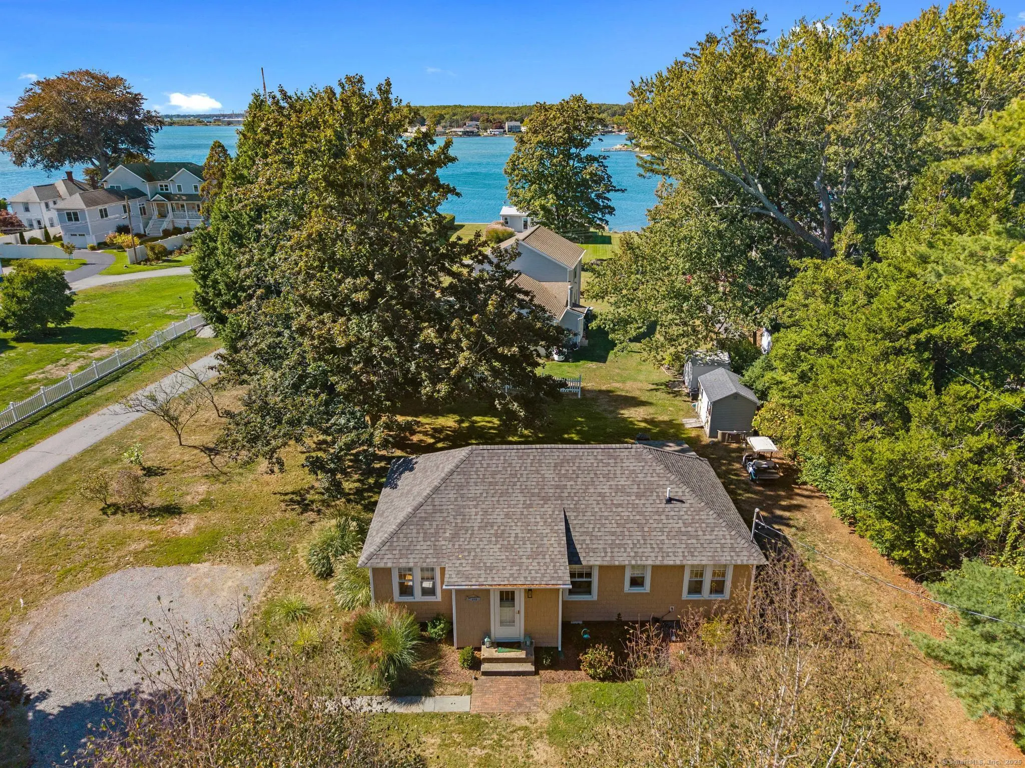 212 Shore Road, Waterford