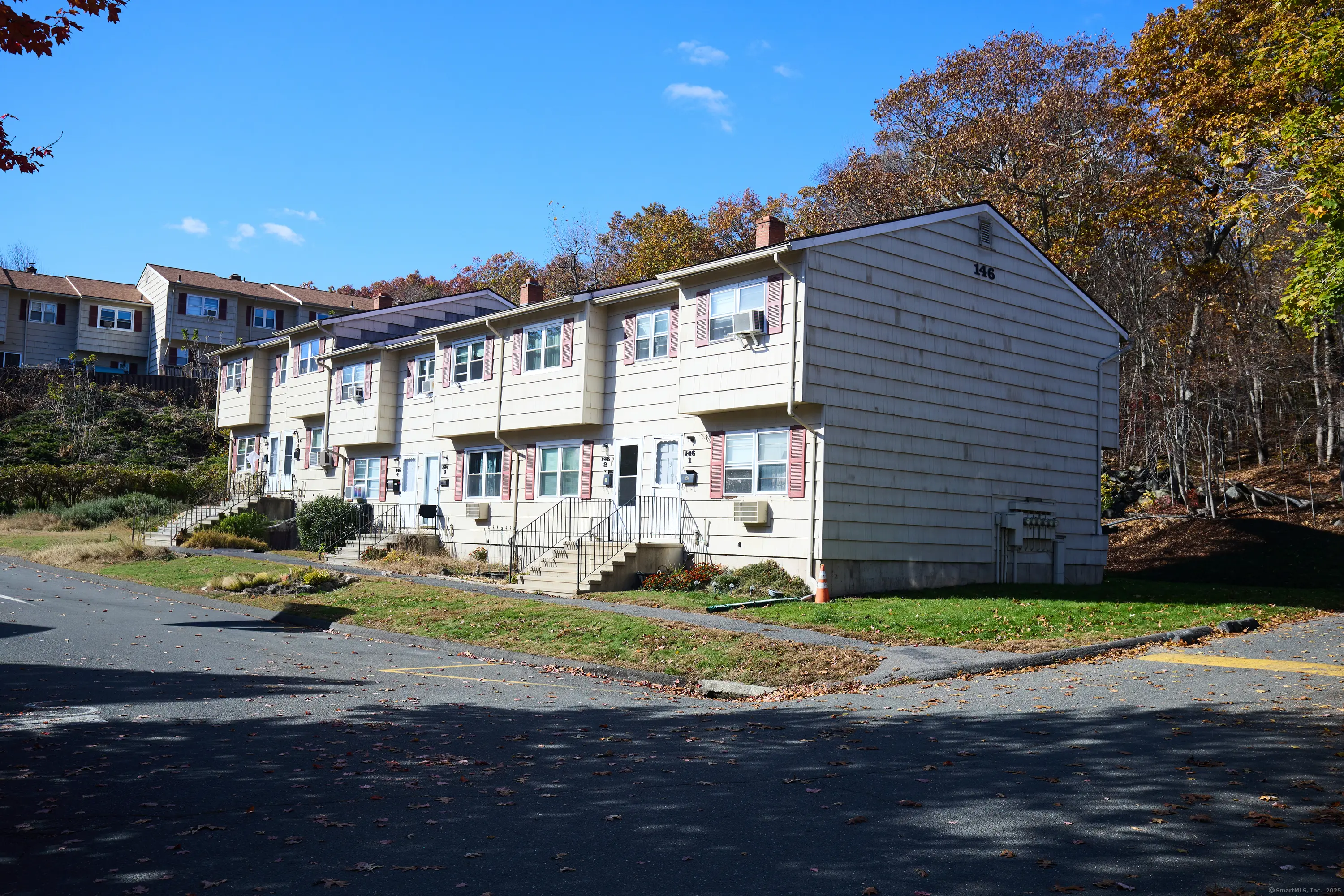 146 Coach Circle 5, Naugatuck