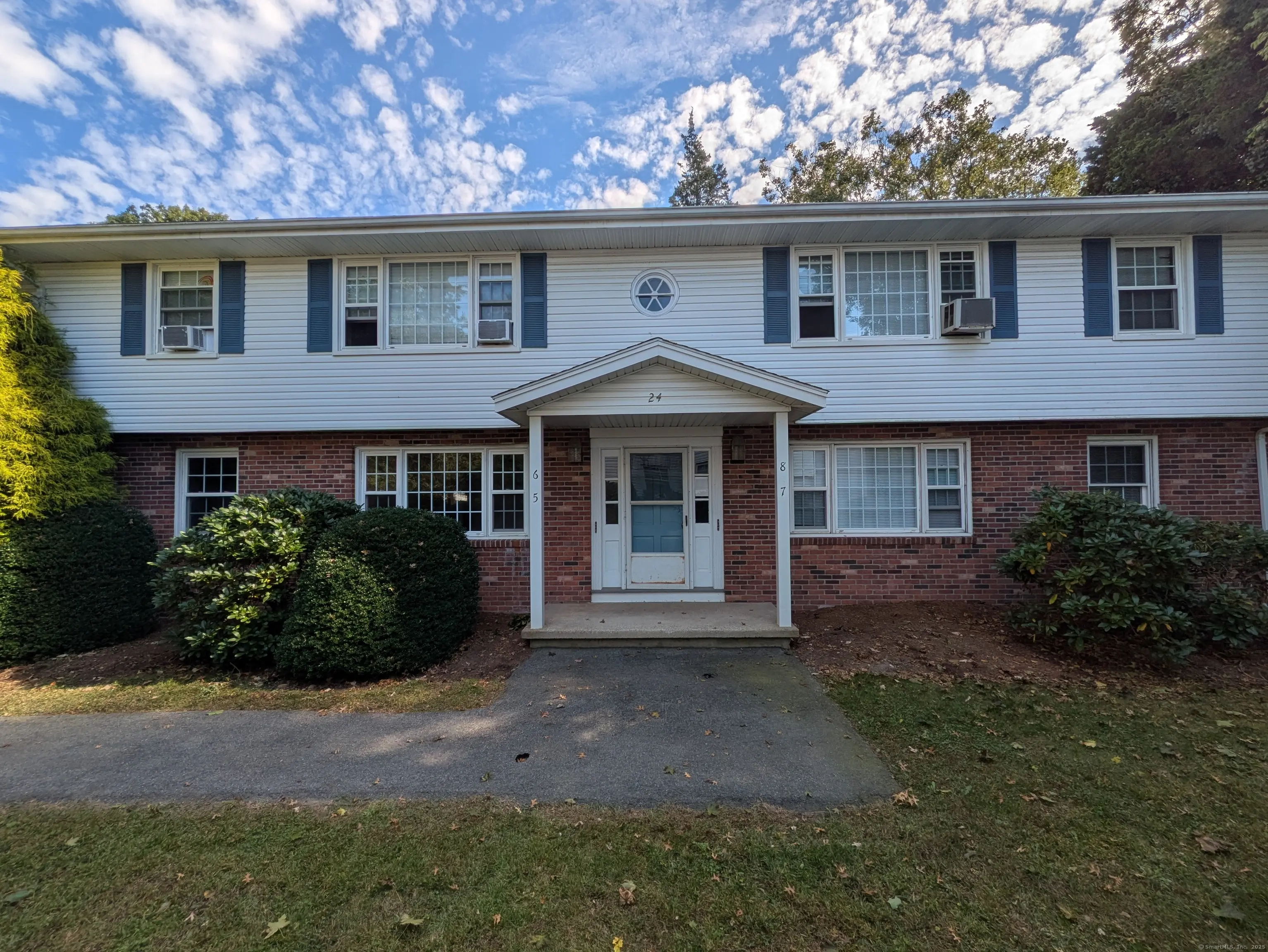 24 College Street Apt 5, Clinton