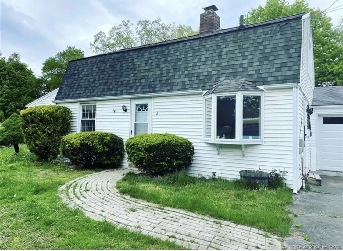 2 Simscroft Road, Simsbury