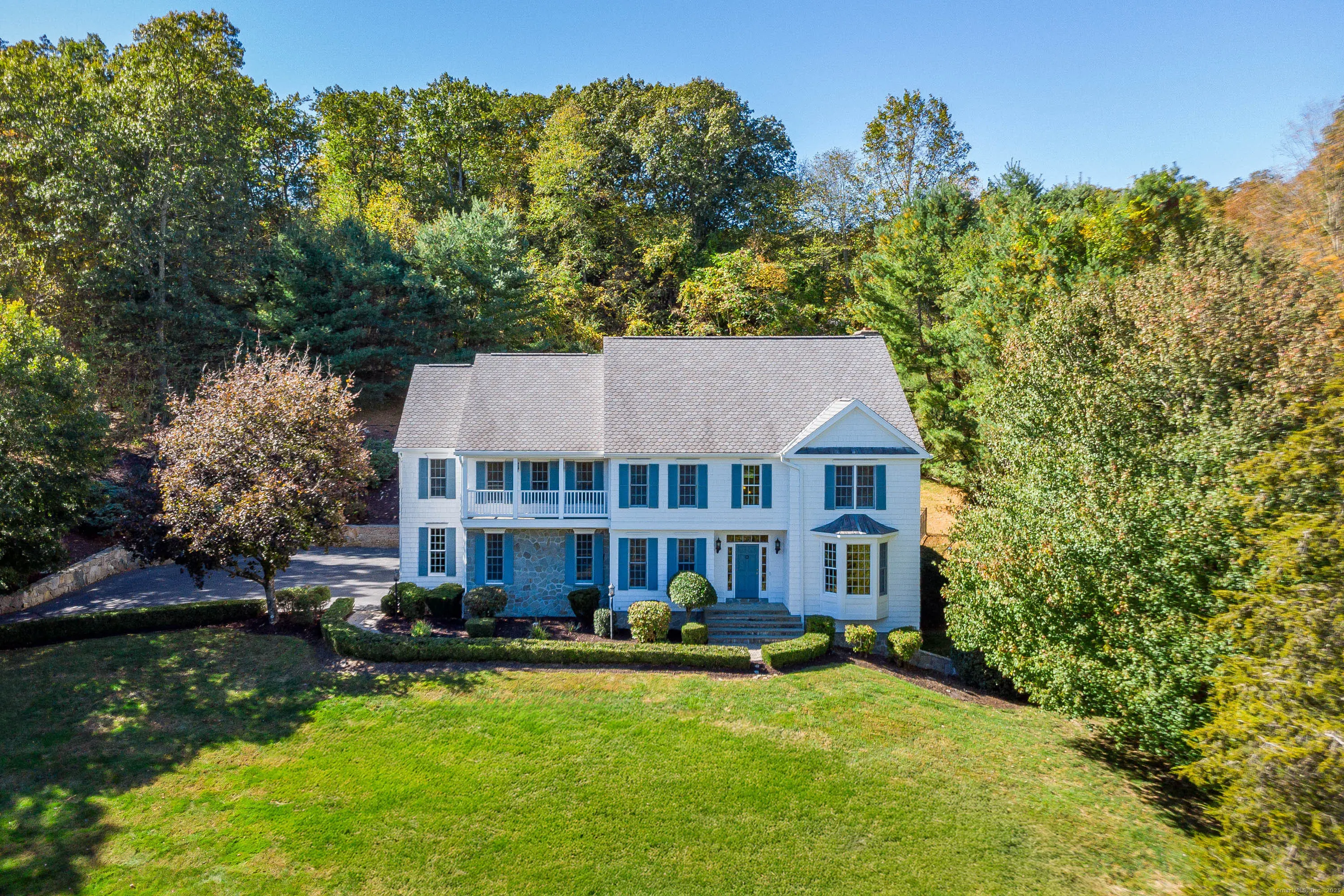 54 Lake Ridge Road, Southbury