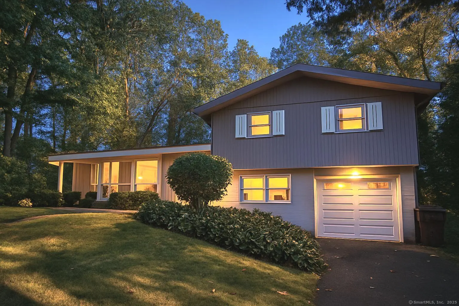 21 Idylwood Drive, North Branford