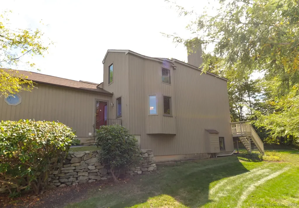 35 Far View Commons 35, Southbury