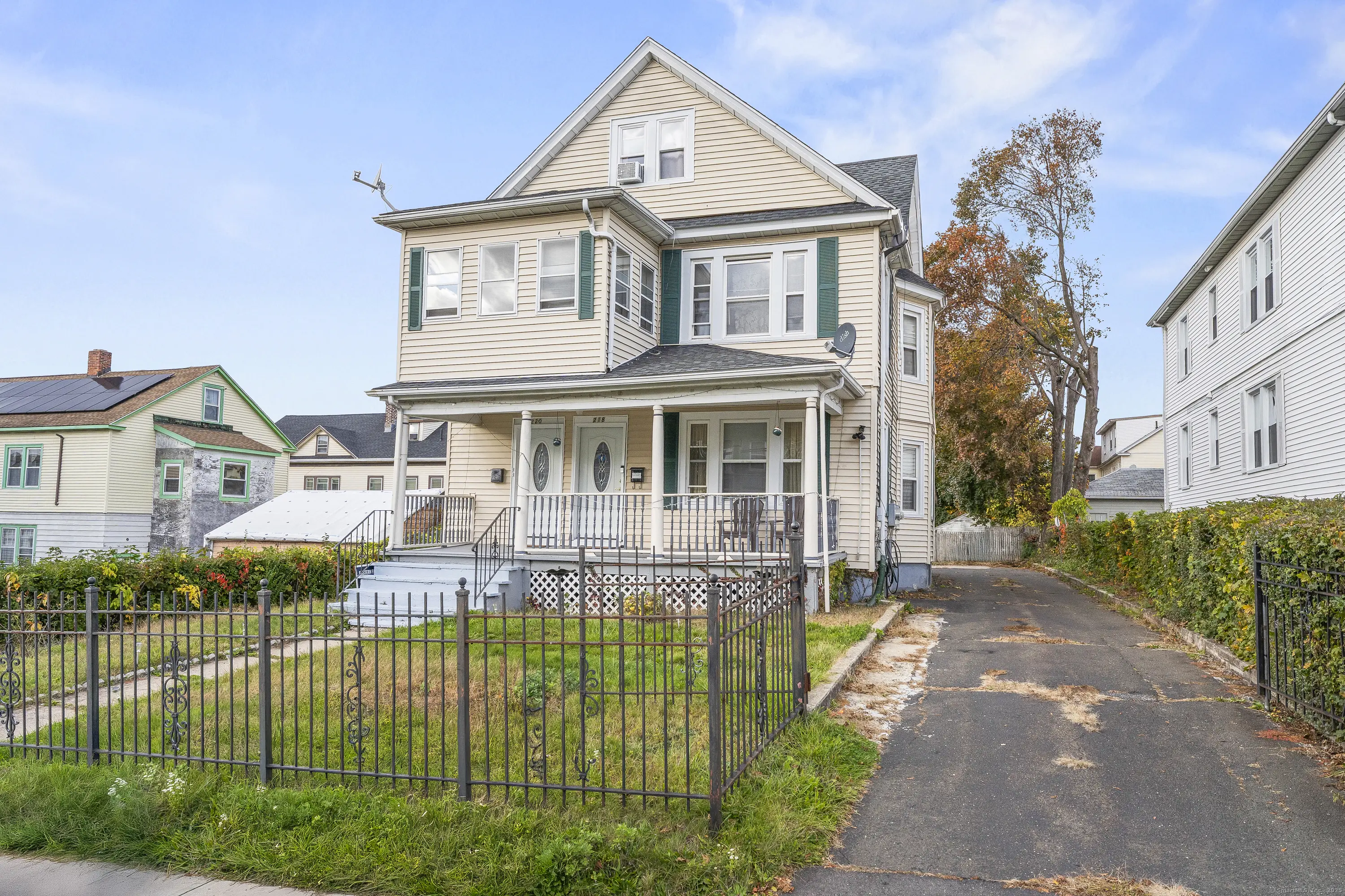 218 Holcomb Street, Hartford