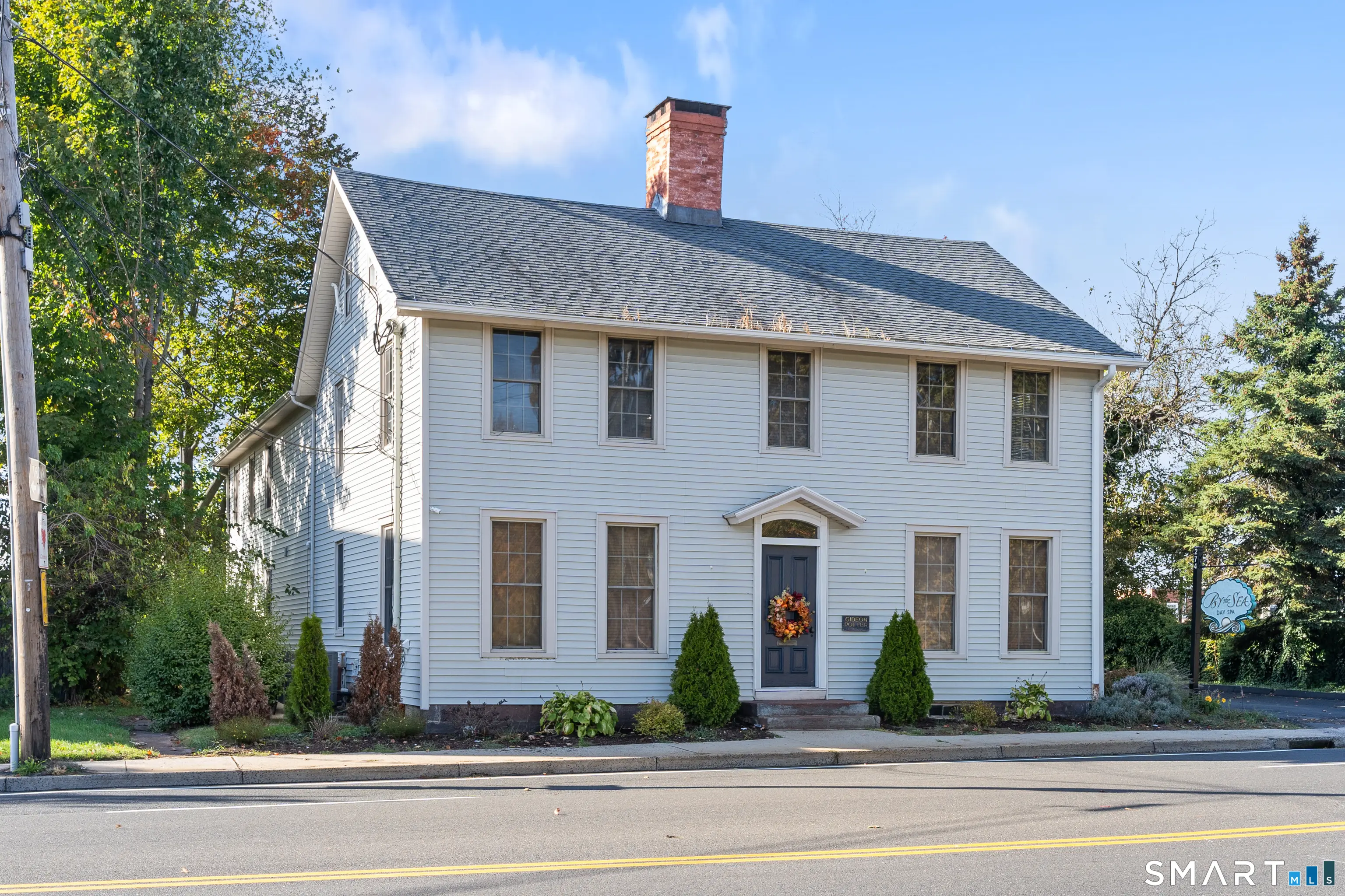 274 Hemingway Avenue, East Haven