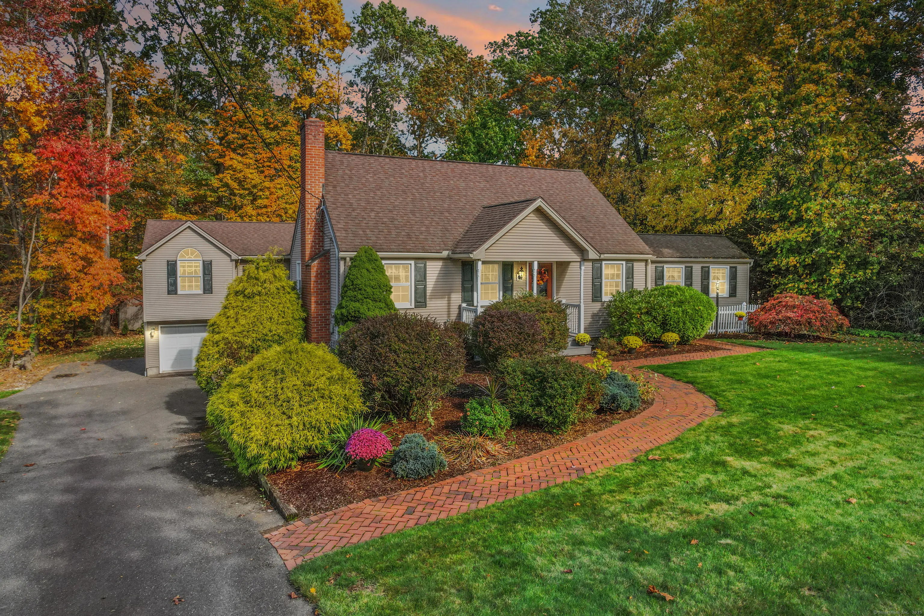 54 Pinewood Drive, Farmington