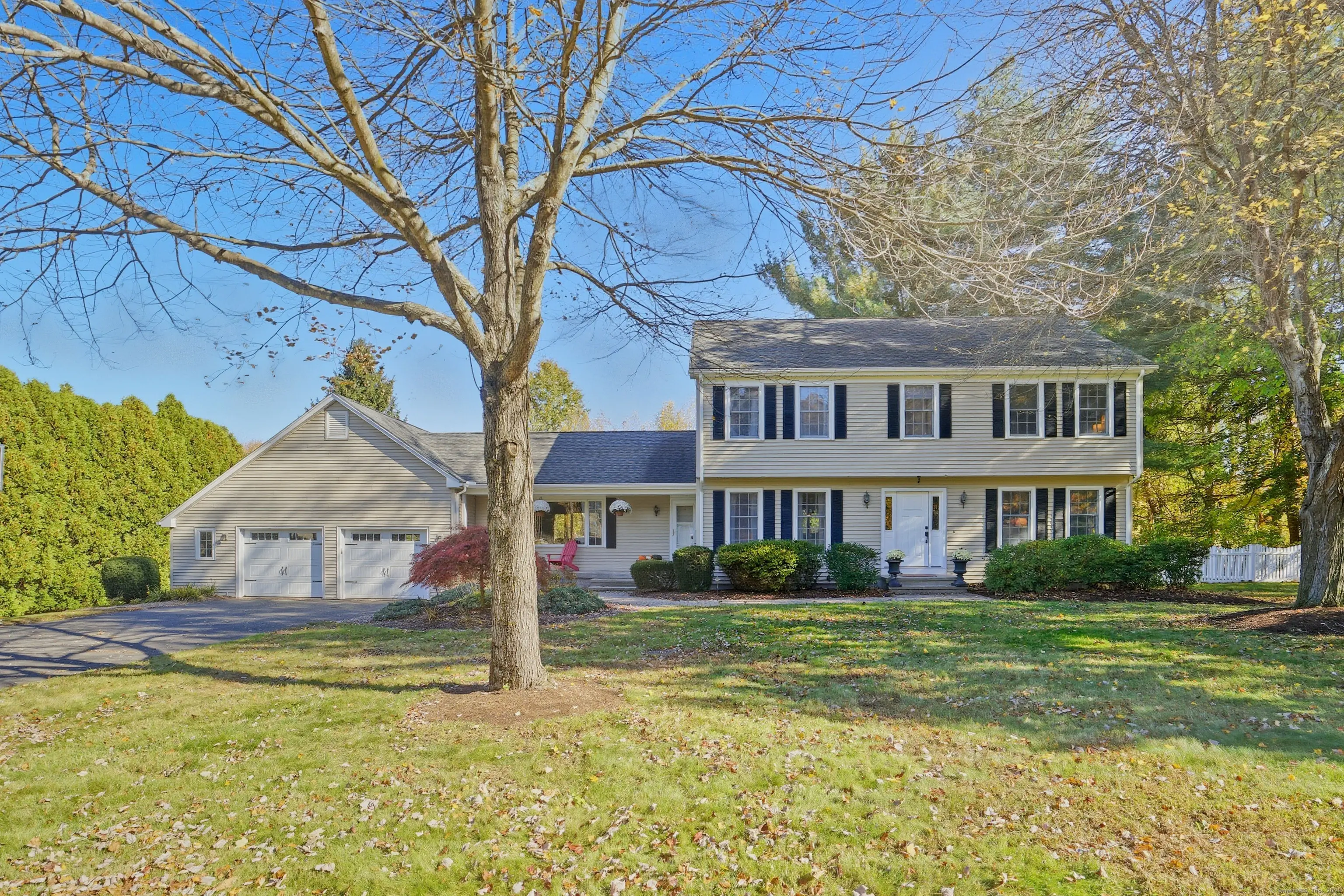 2 Plantation Drive, Suffield