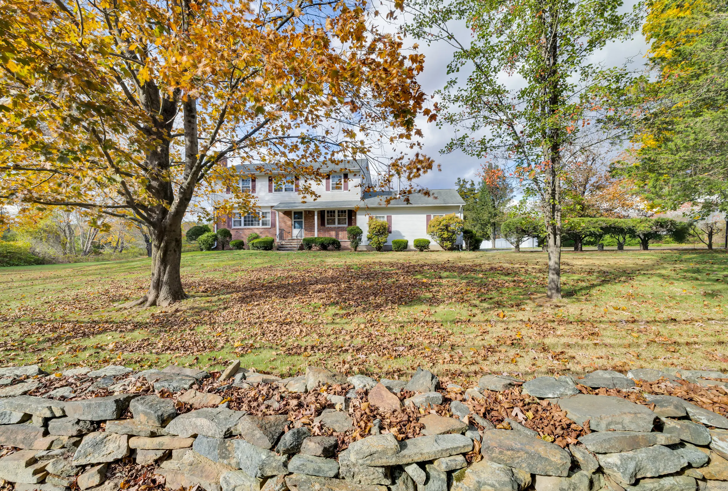 126 Stepstone Hill Road, Guilford