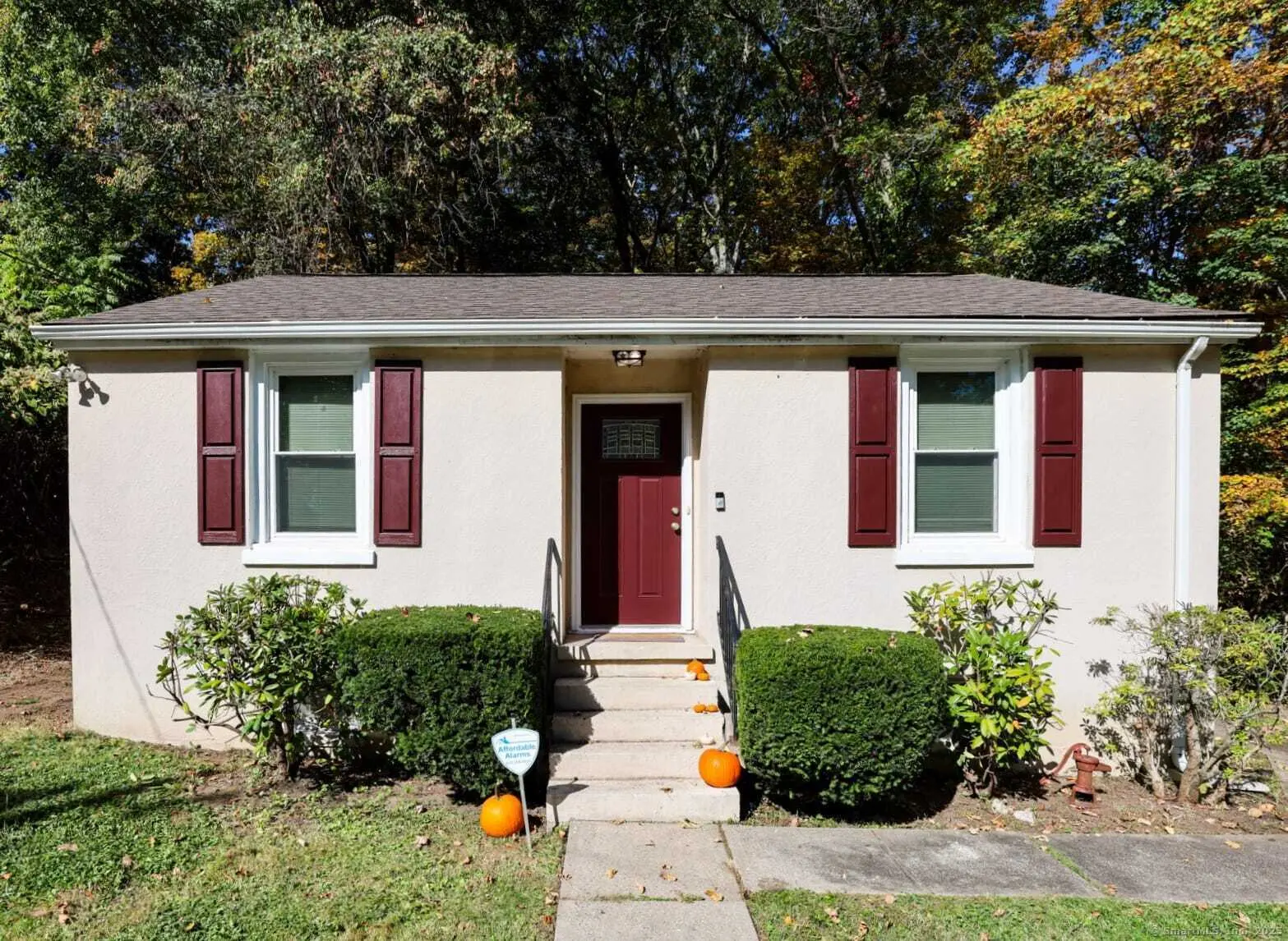 94 Wooster Avenue, Waterbury