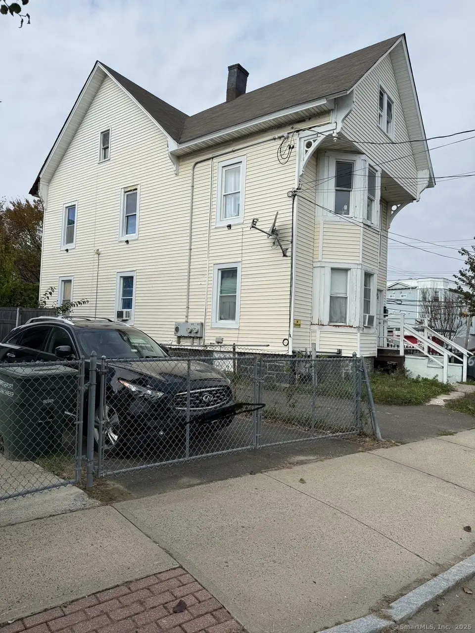 643 Newfield Avenue, Bridgeport