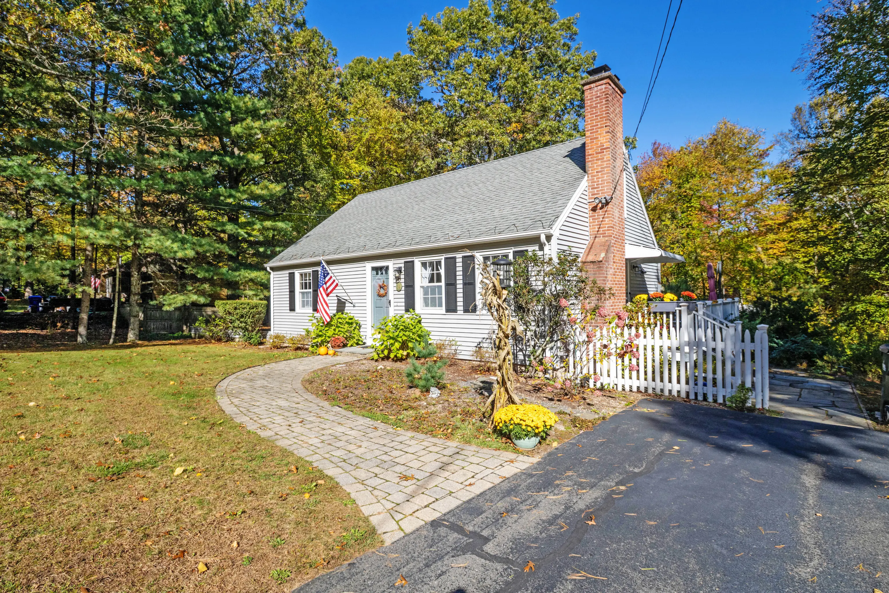14 Gordon Street, Simsbury