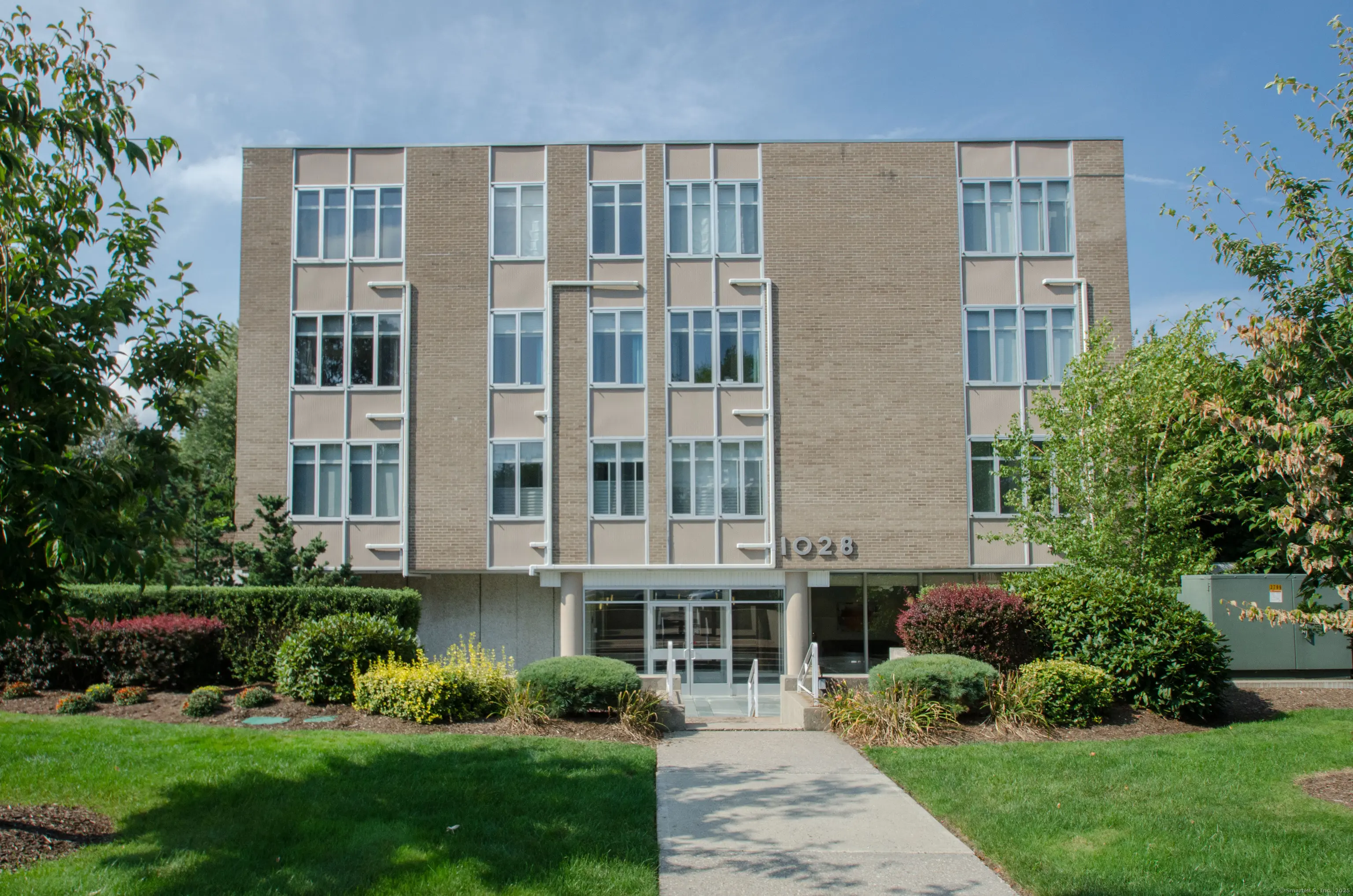 1028 Farmington Avenue Apt 1c, West Hartford