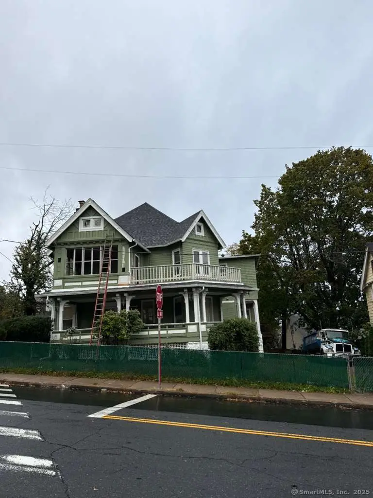 90 Pine Street, Waterbury