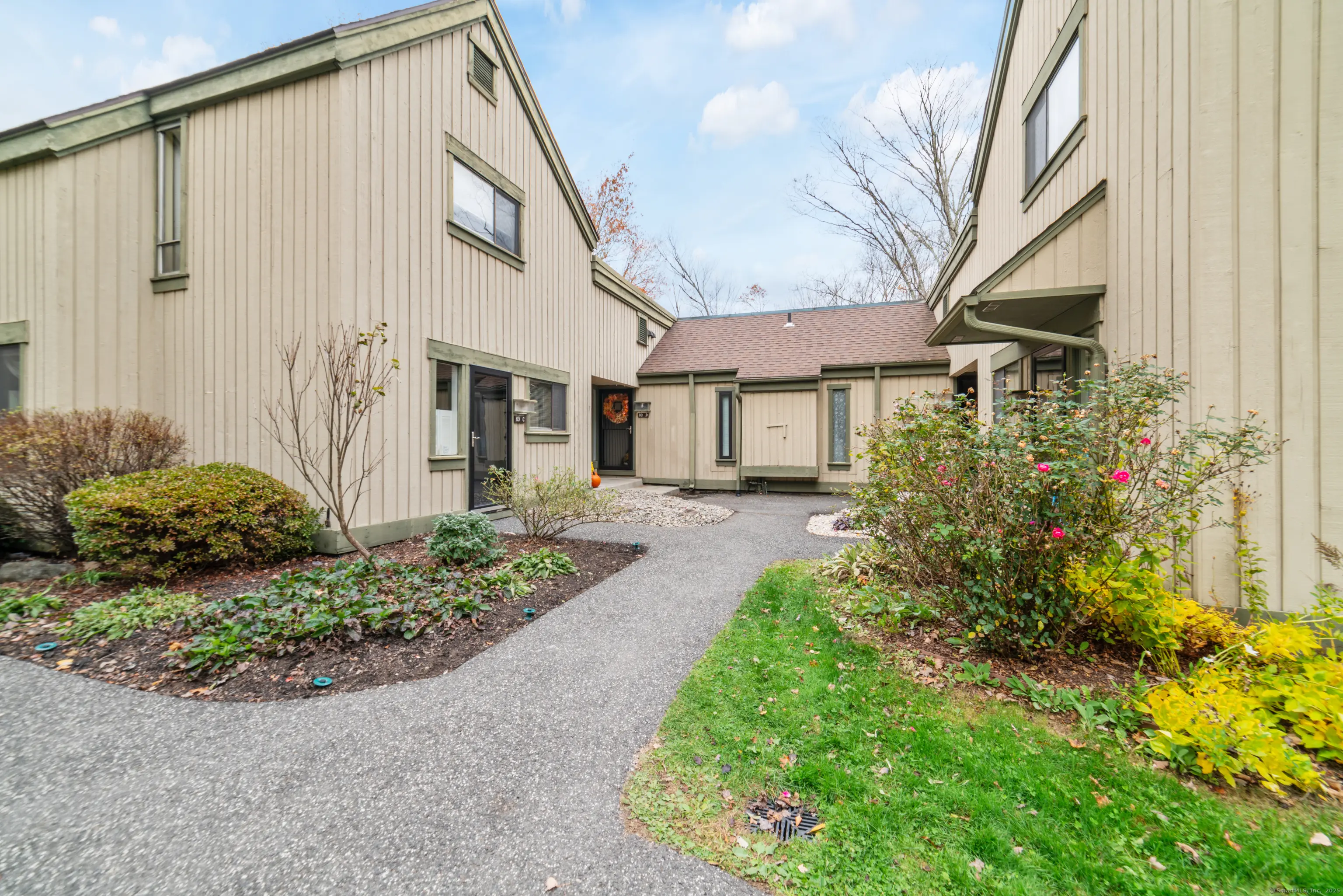 89 Heritage Village D, Southbury