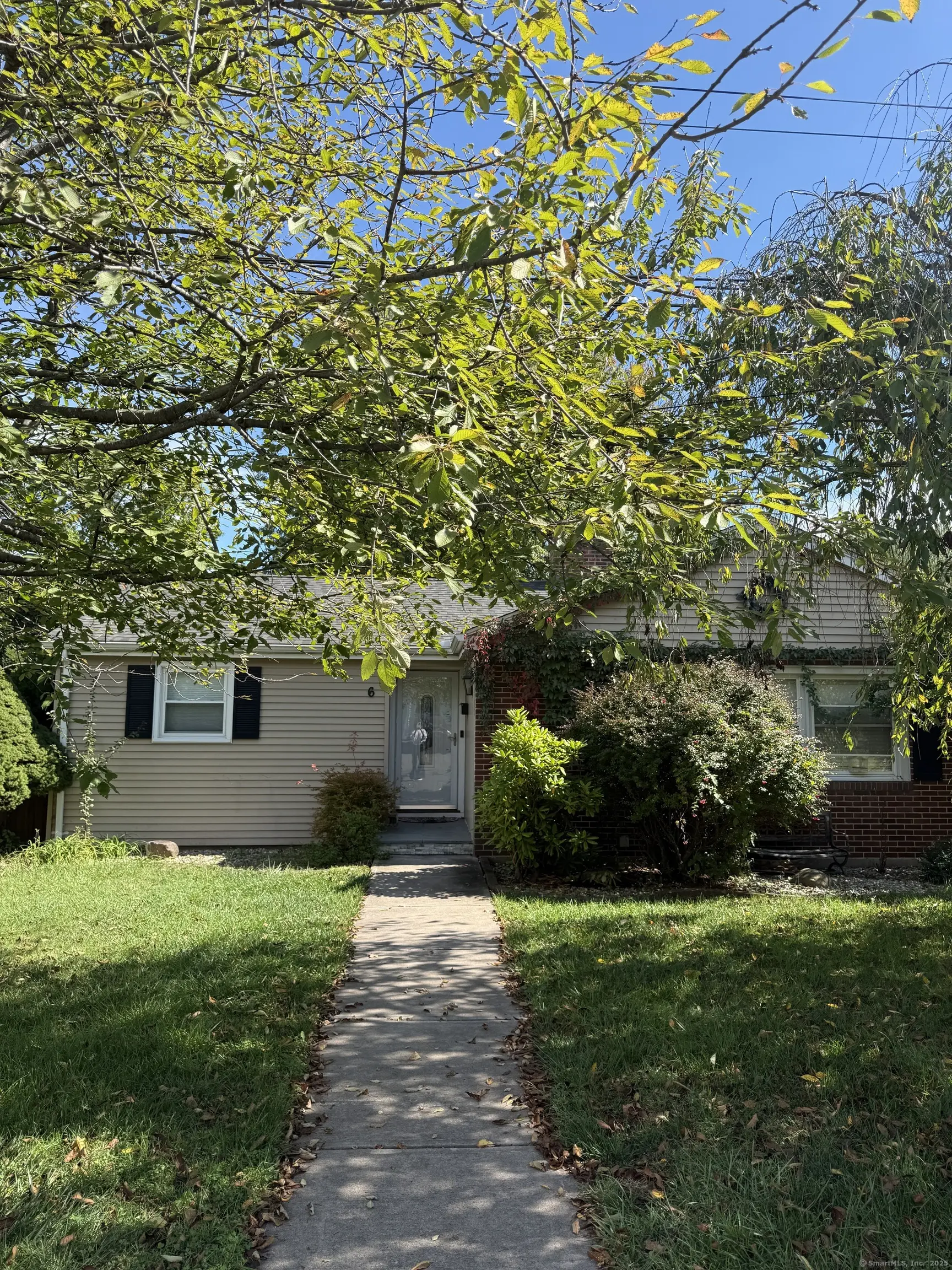 6 Wells Farm Drive, Wethersfield