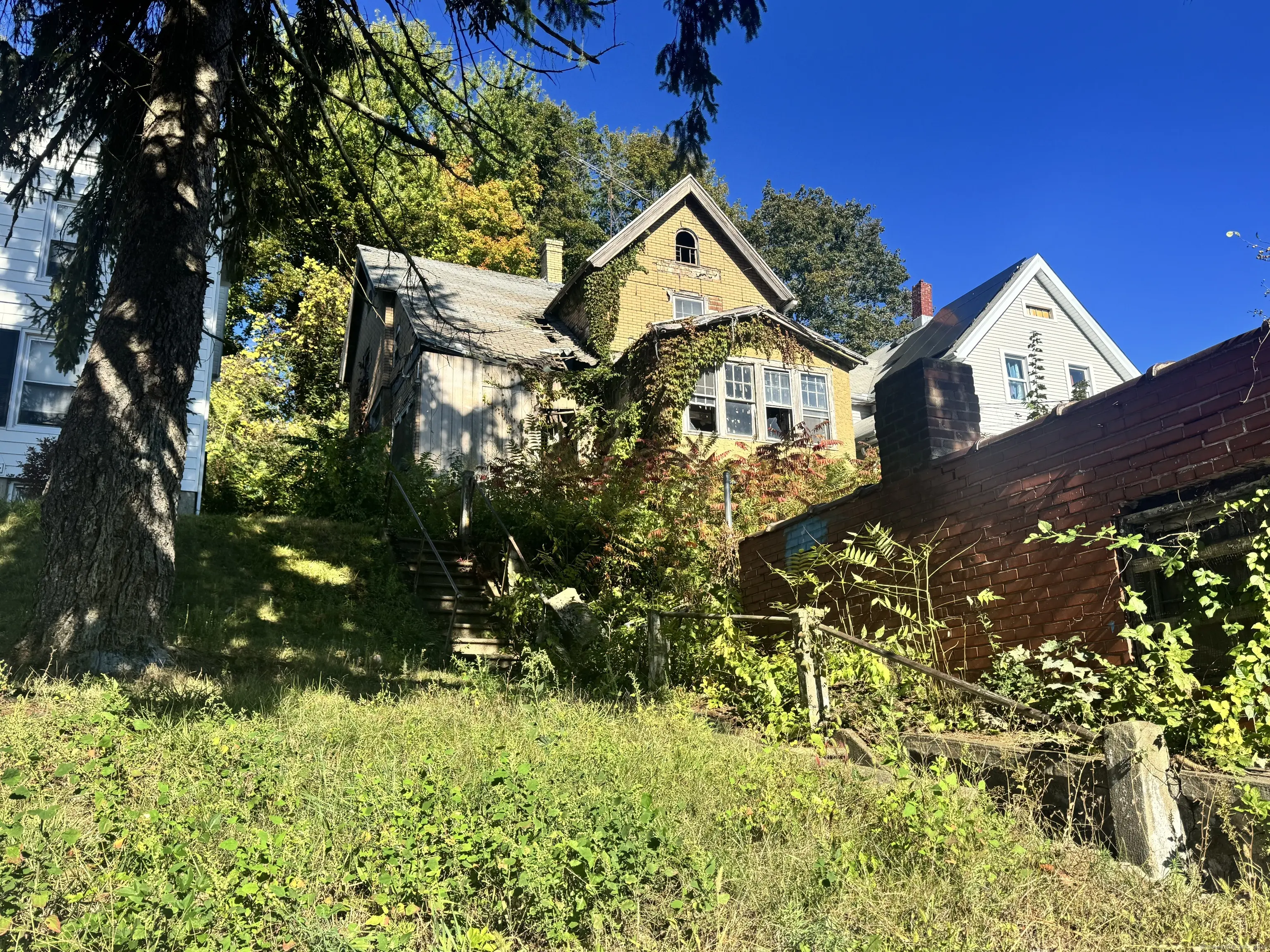 77 Easton Avenue, Waterbury