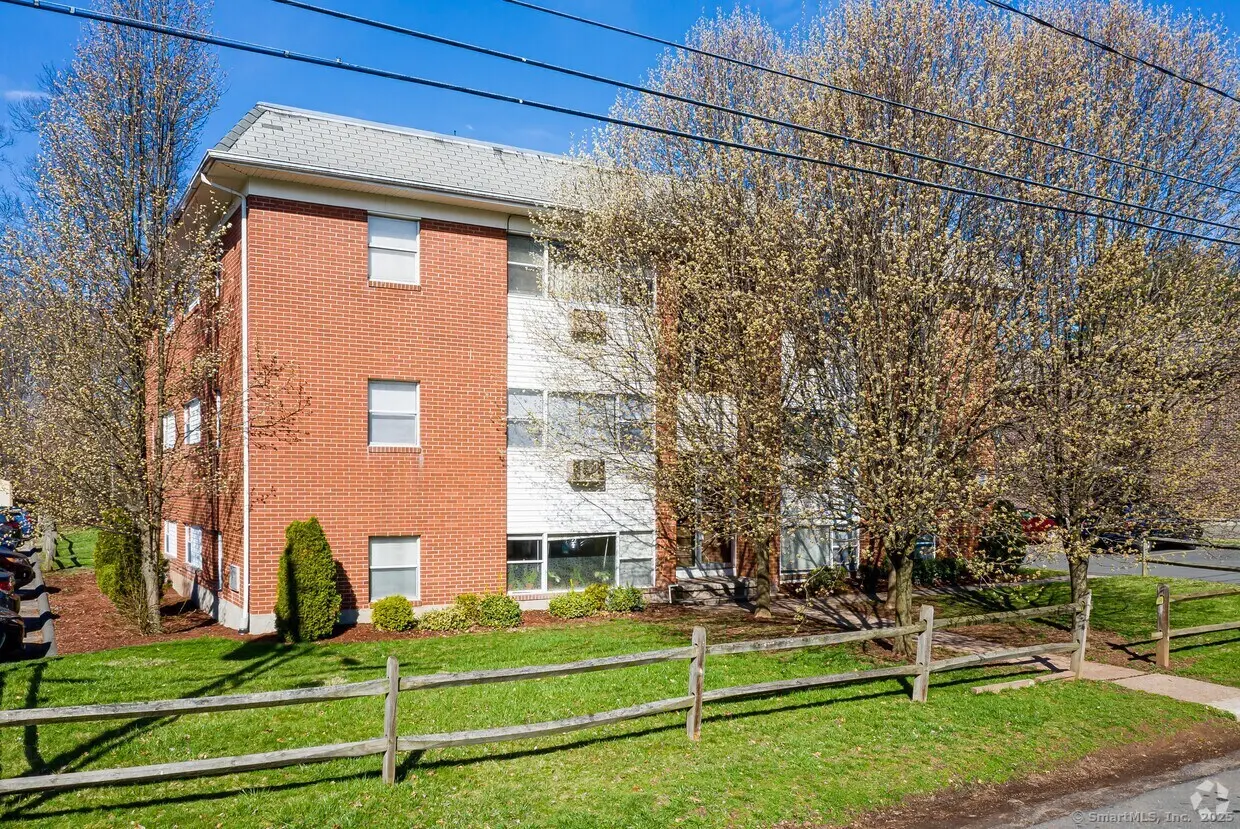 33 Dunlay Street, New Britain