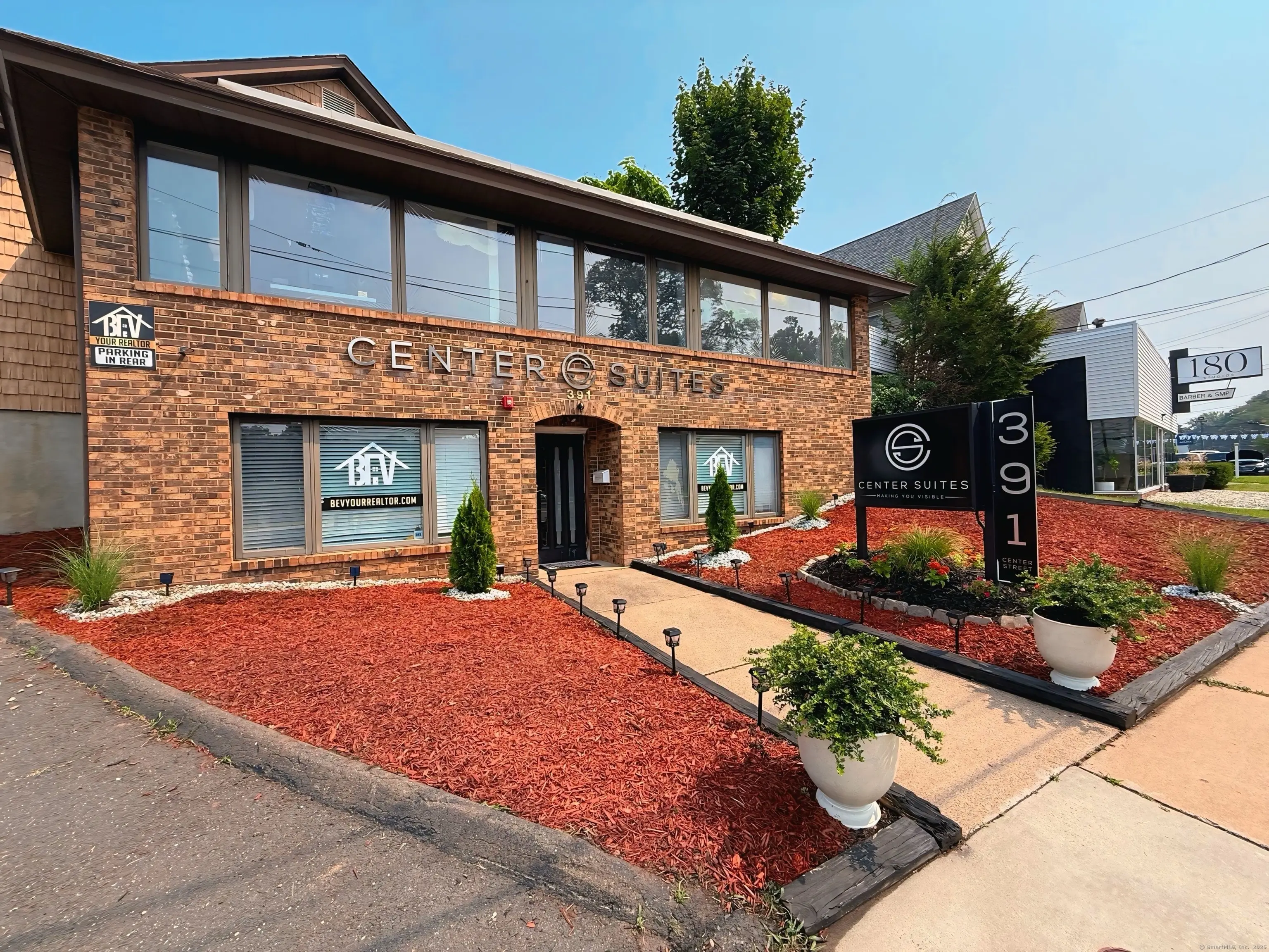 391 Center Street, Manchester