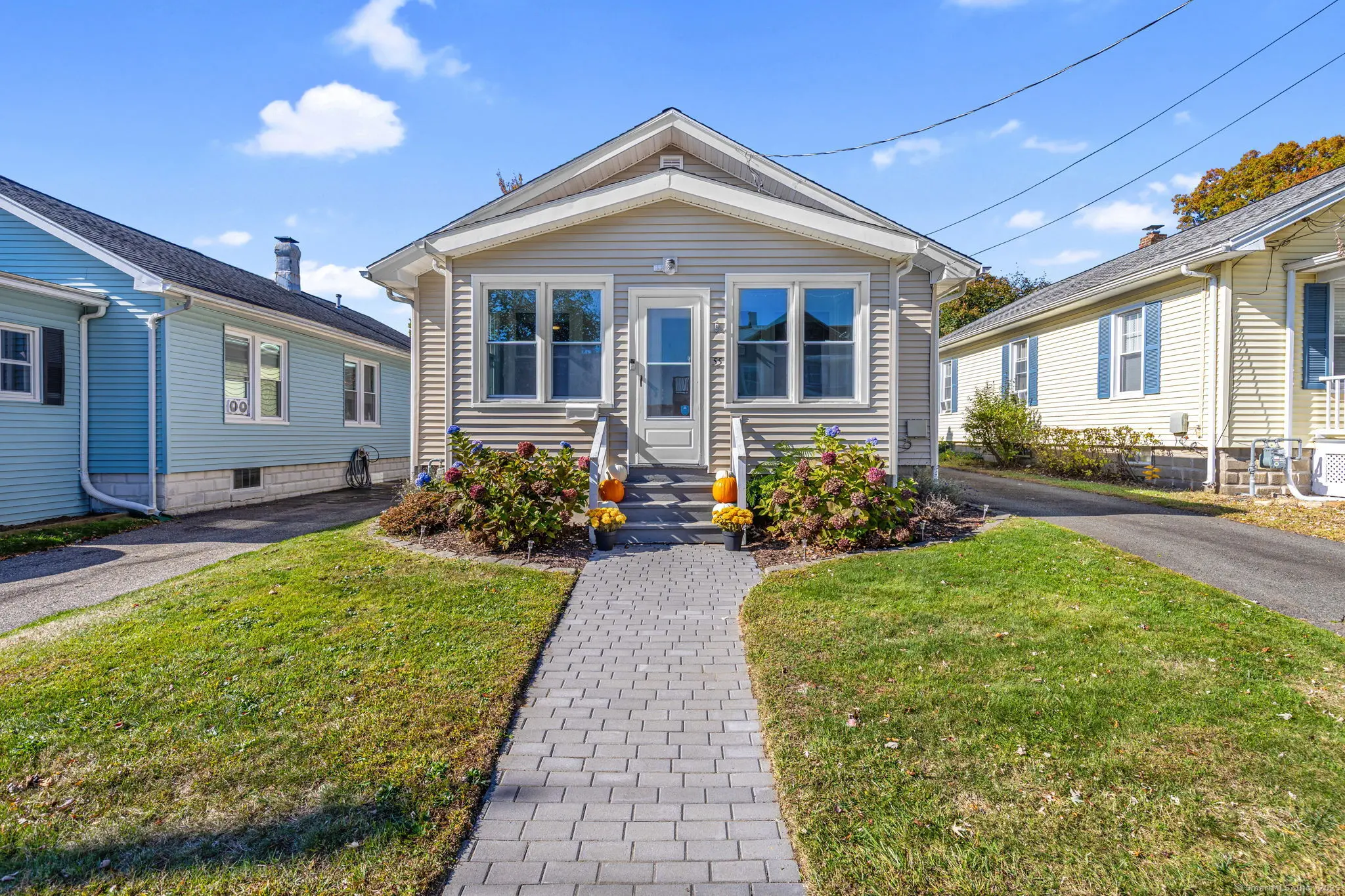 55 Woodcrest Avenue, Stratford