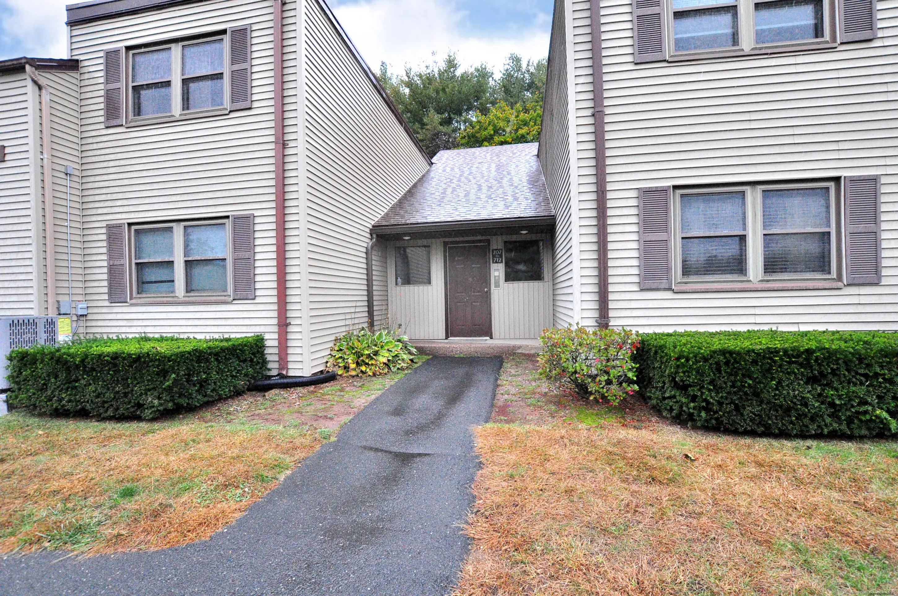 710 Twin Circle Drive 710, South Windsor