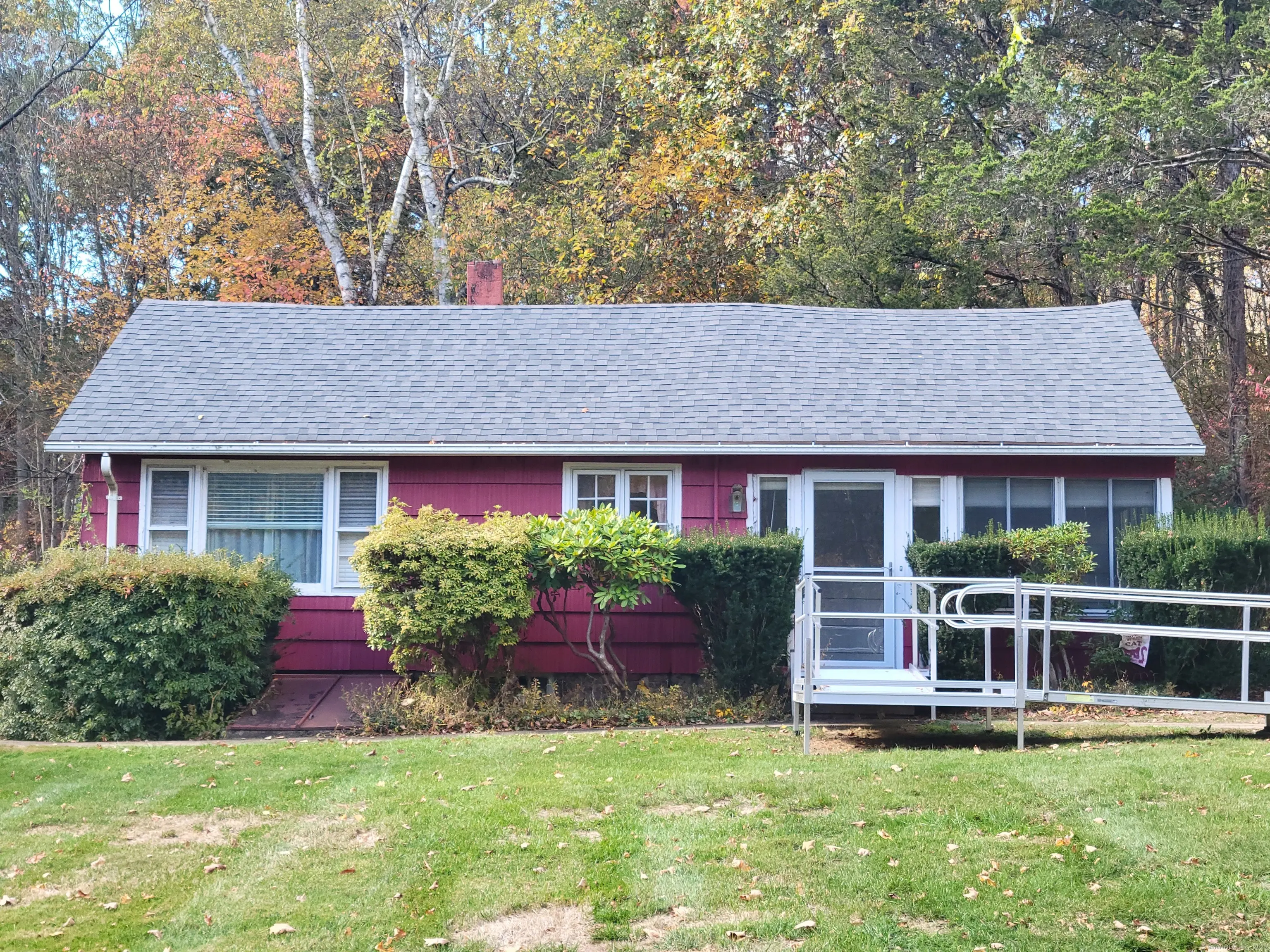 60 Chestnut Lane, Hamden