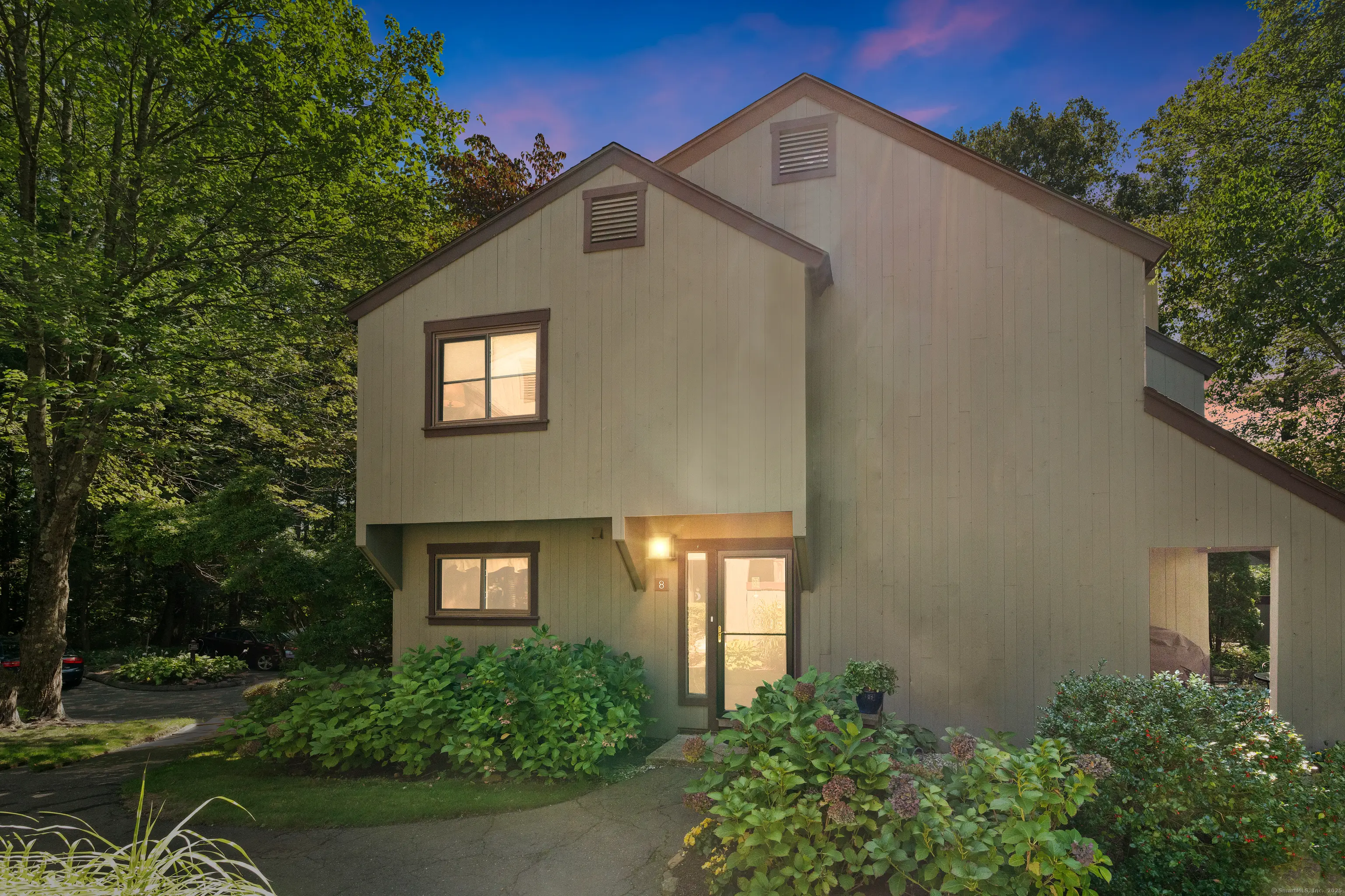 8 Willow Lane 8, Avon