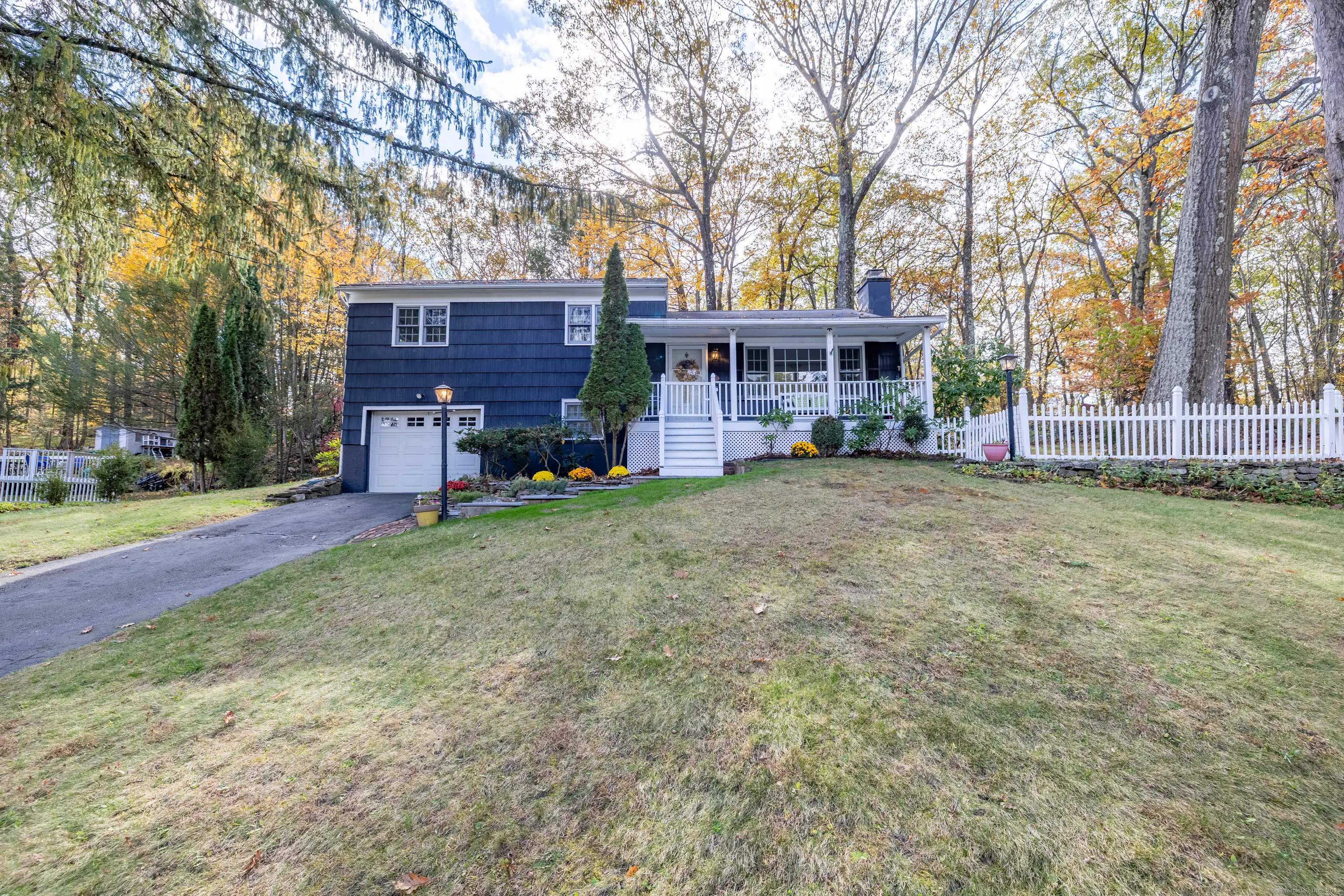 32 Dana Road, Danbury