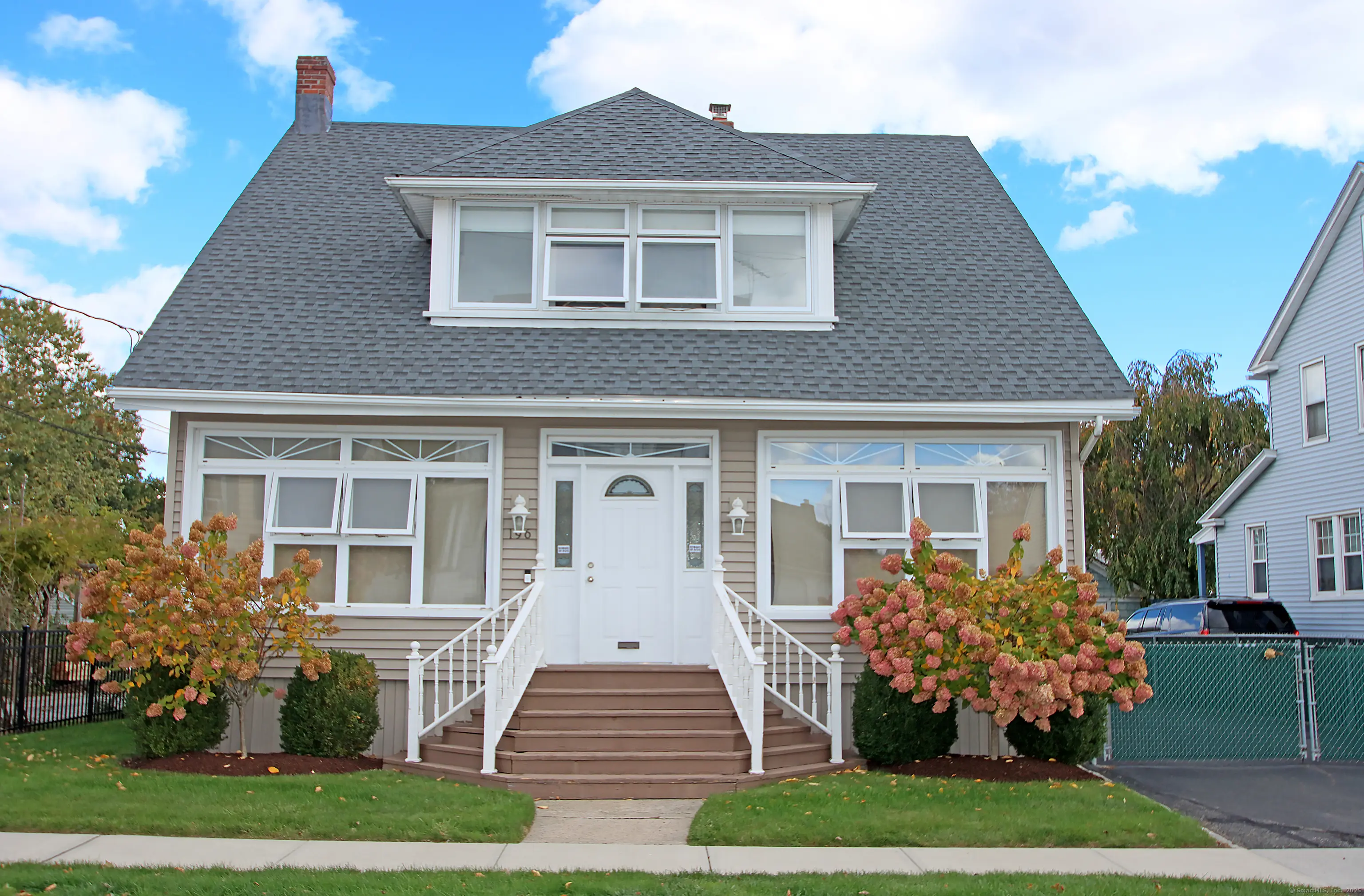 196 Oakland Street, Stratford