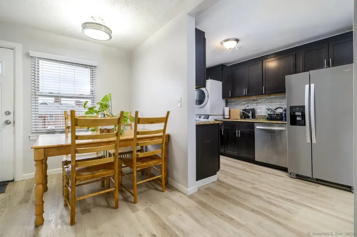 1046 East Main Street Apt 4, Stamford