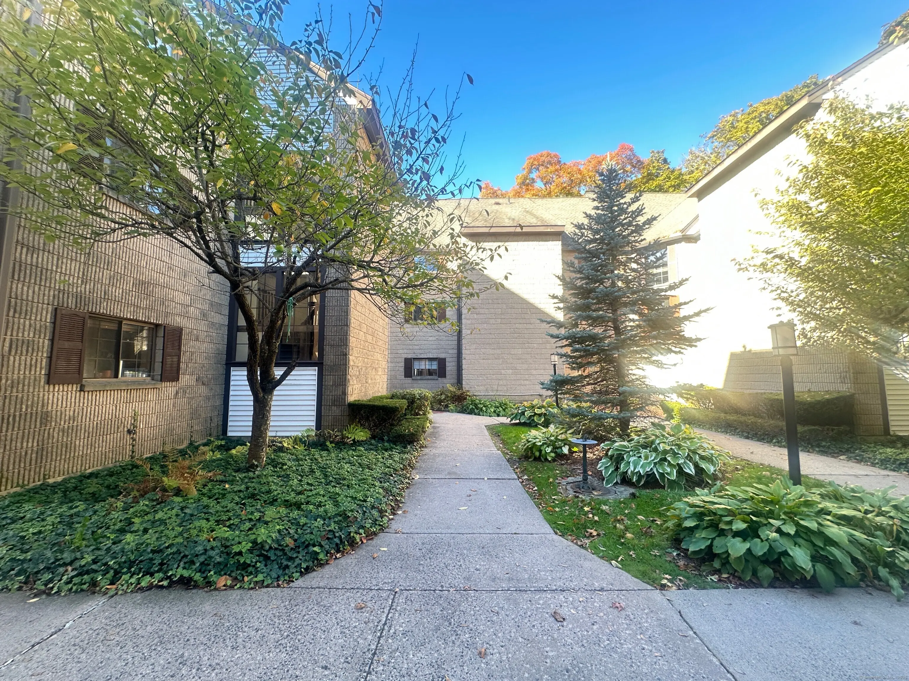 183 Loomis Drive Apt 104, West Hartford